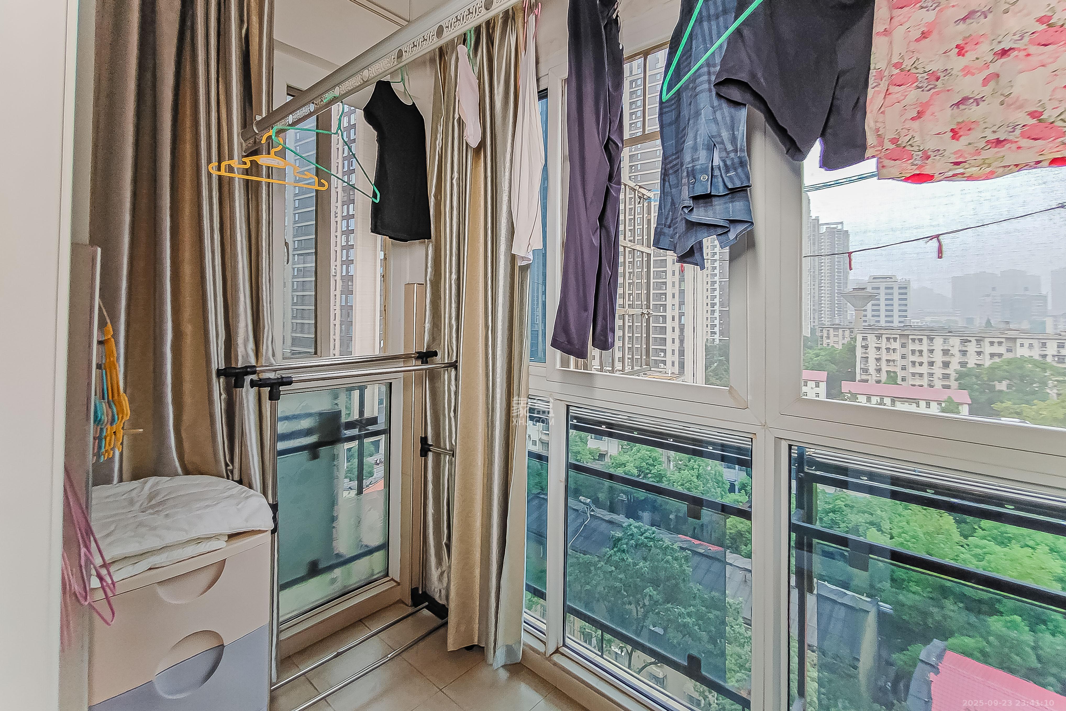 三重星都心 3室2厅2卫 168.0万 三重星都心 3室2厅2卫 168.0万阳台