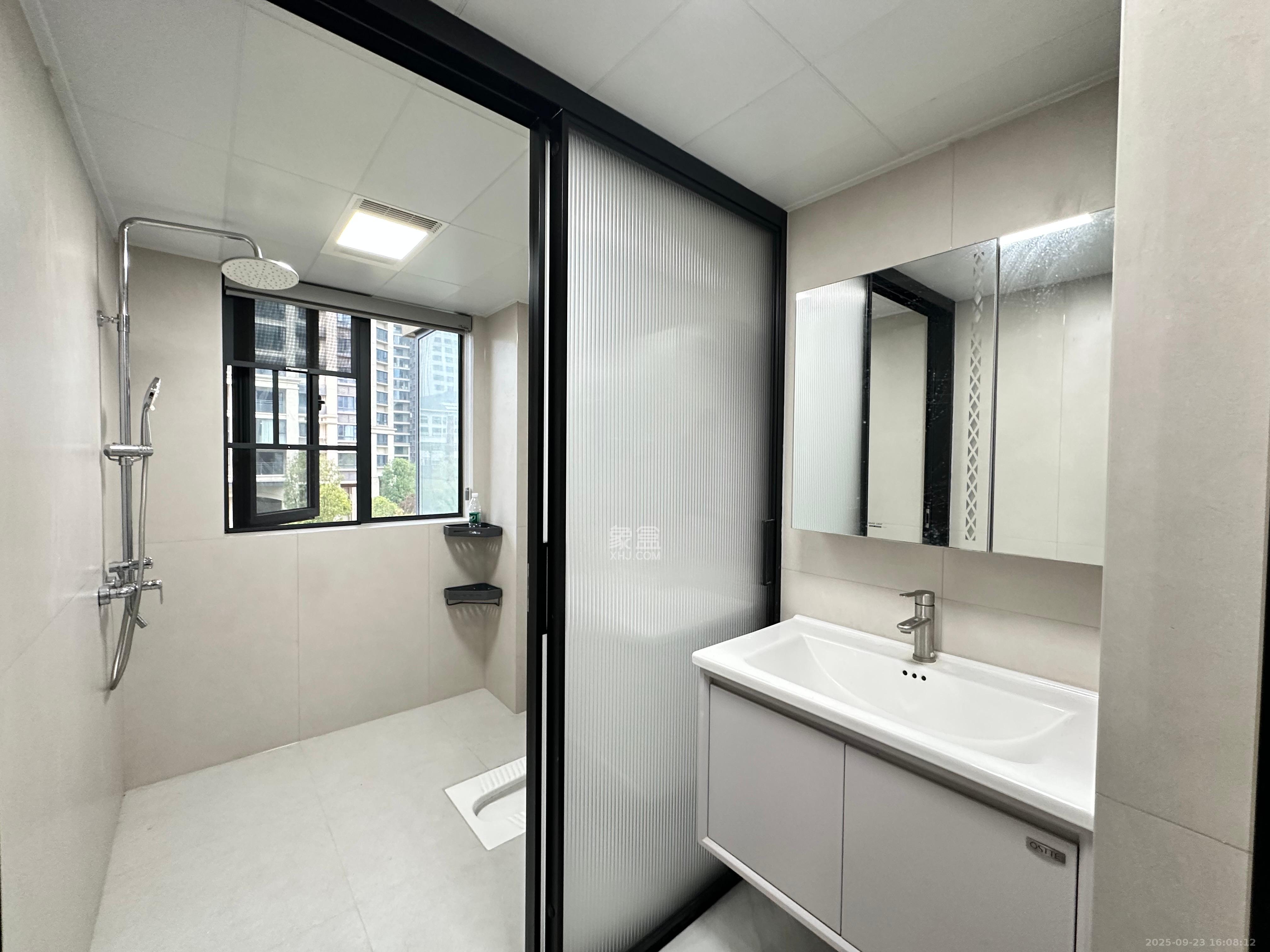 振业城四期  4室2厅2卫    5000.0元/月室内图