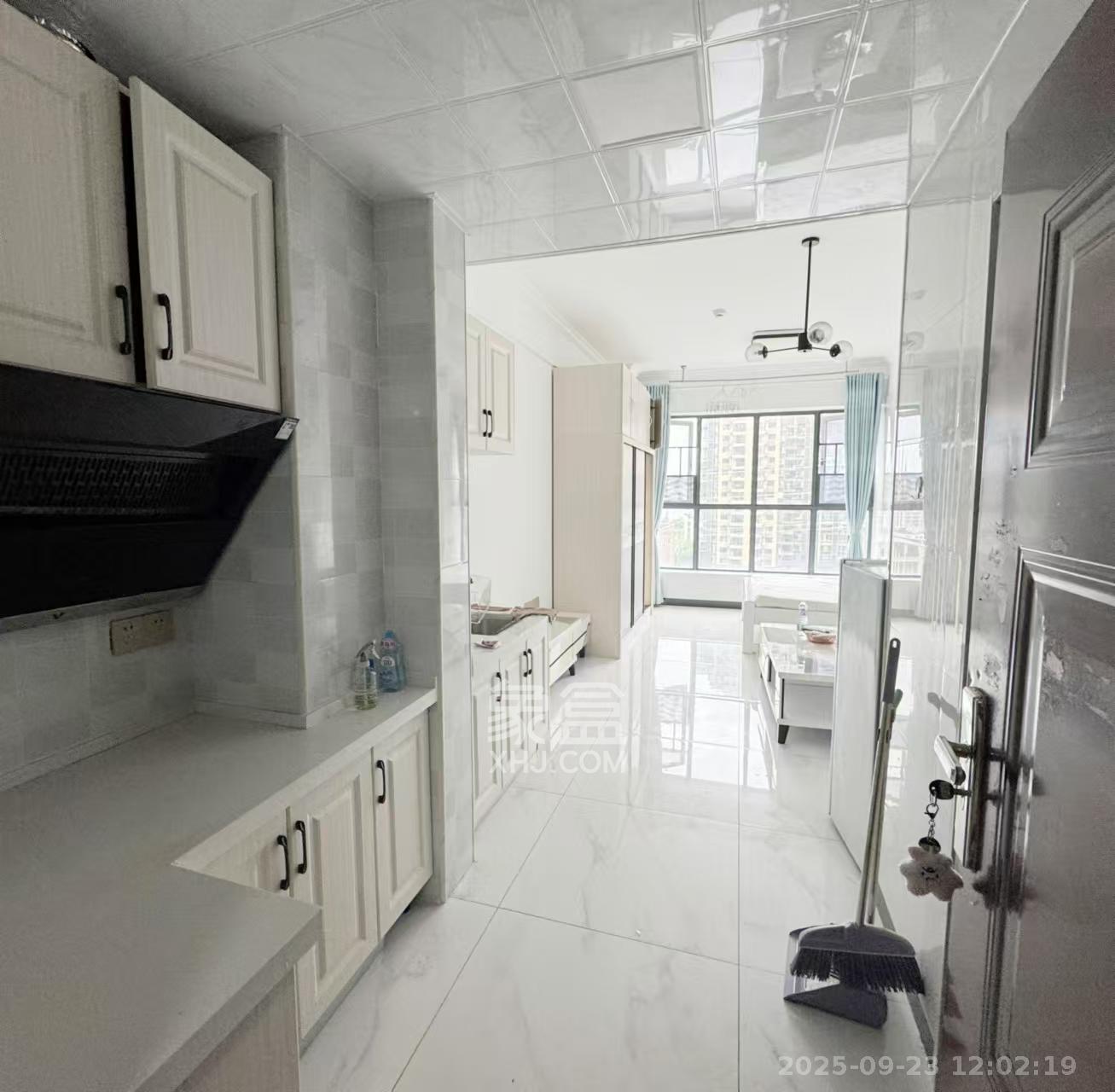 中南国际眼镜城(中伟商业中心) 1室1厅1卫 1300.0元/月 中南国际眼镜城(中伟商业中心) 1室1厅1卫 1300.0元/月室内图