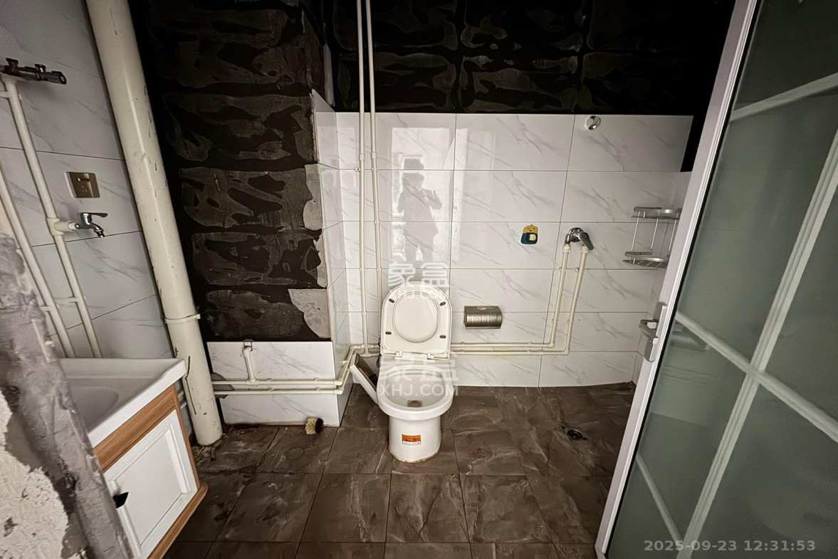 金鹰商业广场(金鹰商业大厦) 1室0厅0卫 1000.0元/月 金鹰商业广场(金鹰商业大厦) 1室0厅0卫 1000.0元/月室内图