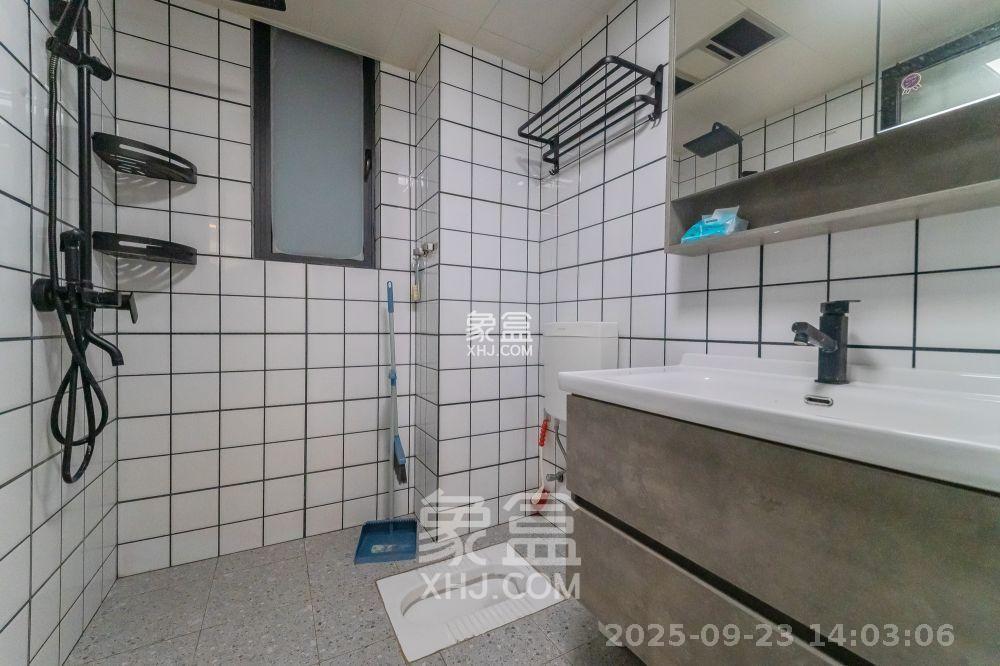 松雅湖壹号 3室2厅1卫 2700.0元/月 松雅湖壹号 3室2厅1卫 2700.0元/月室内图