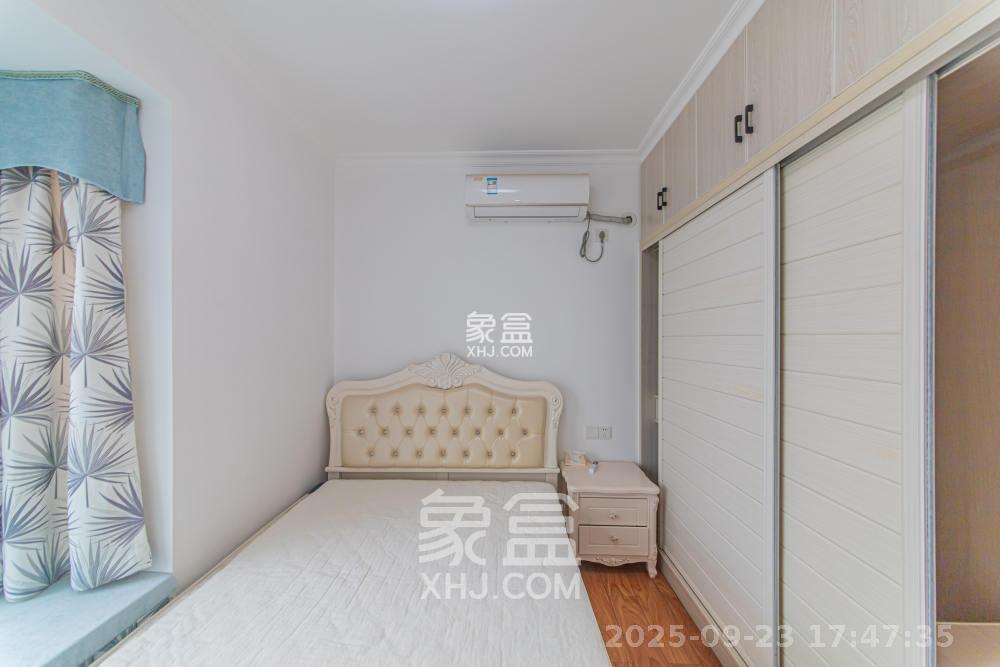 凯富南方鑫城 3室2厅1卫 2400.0元/月 凯富南方鑫城 3室2厅1卫 2400.0元/月室内图