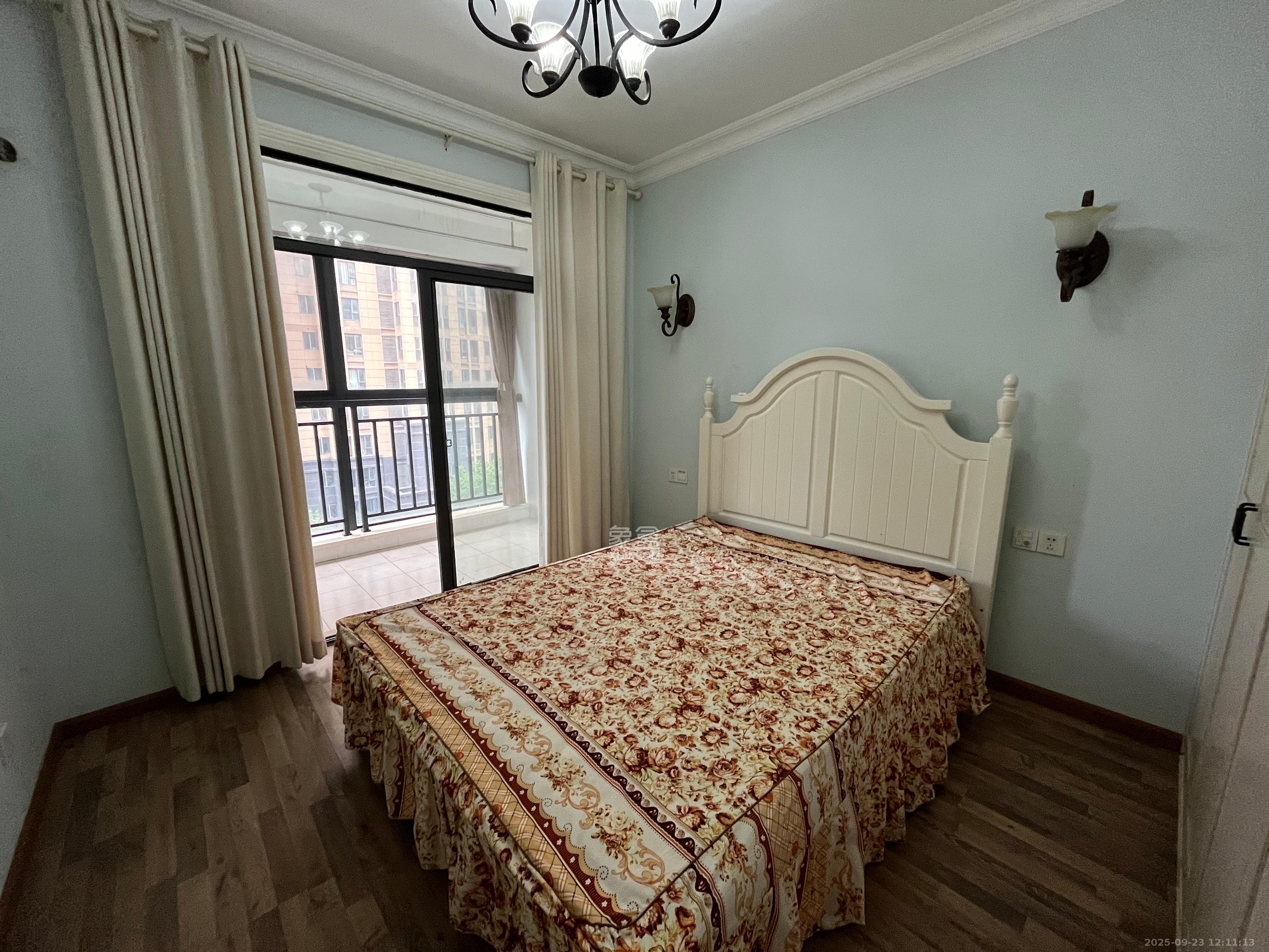 荣盛花语馨苑 3室2厅1卫 2300.0元/月 荣盛花语馨苑 3室2厅1卫 2300.0元/月室内图