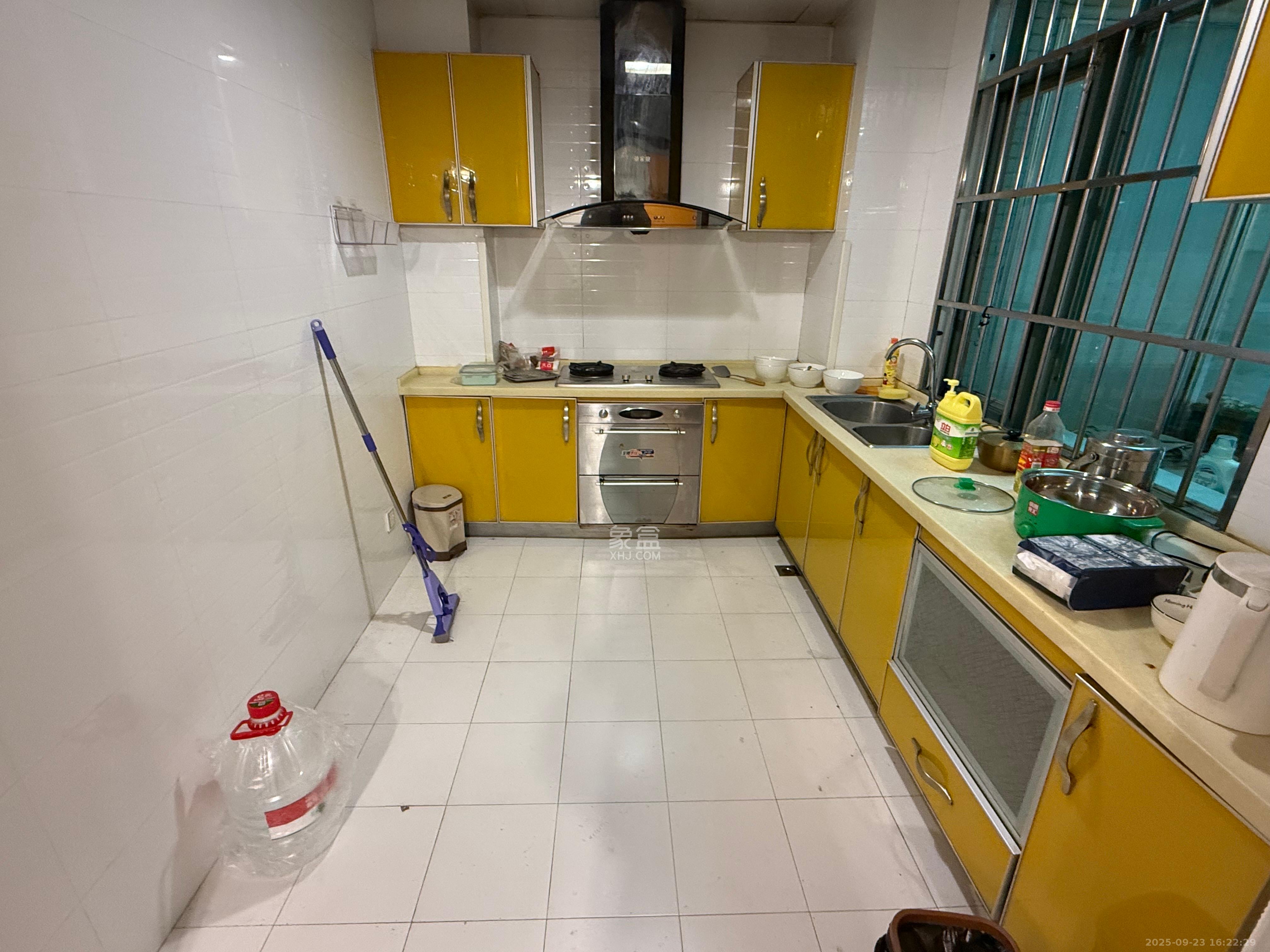 颐美园 3室2厅1卫 2800.0元/月 颐美园 3室2厅1卫 2800.0元/月室内图