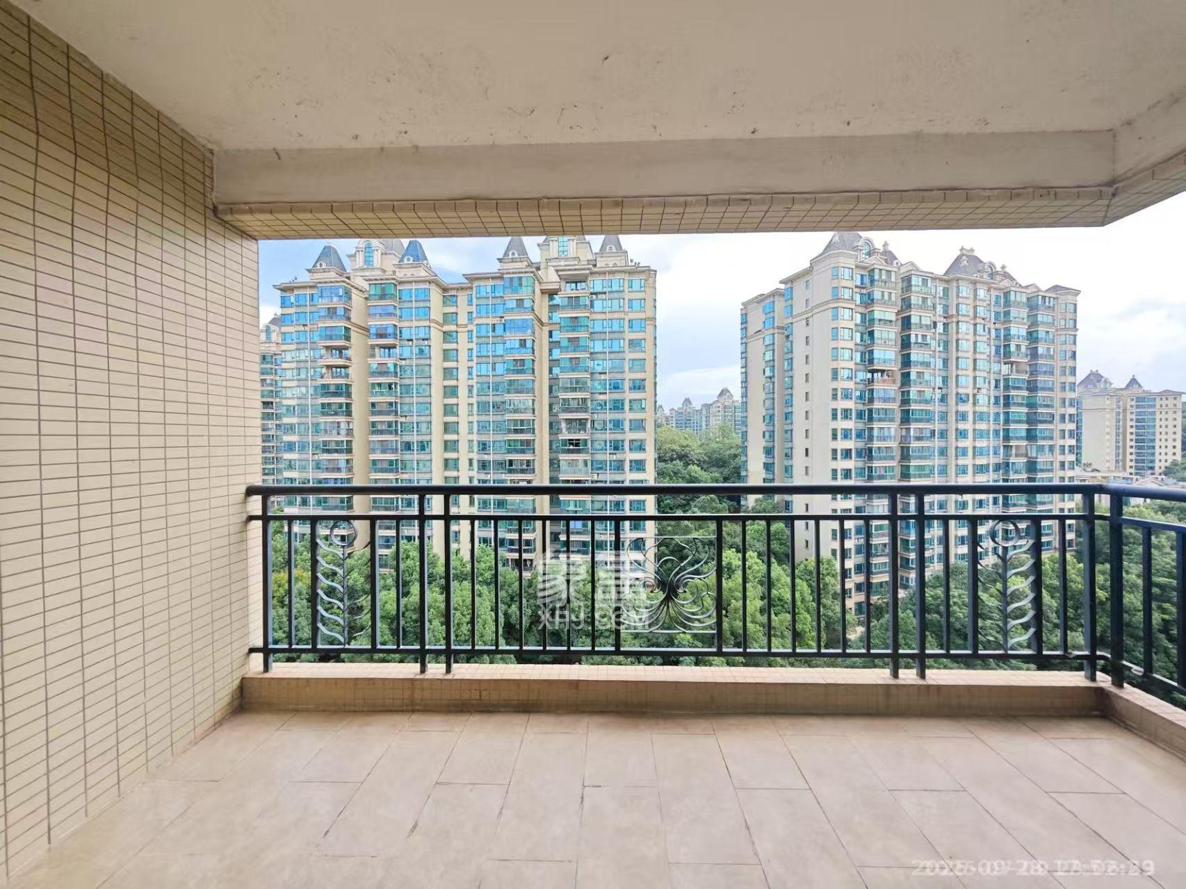 恒大城 4室2厅2卫 2600.0元/月 恒大城 4室2厅2卫 2600.0元/月室内图