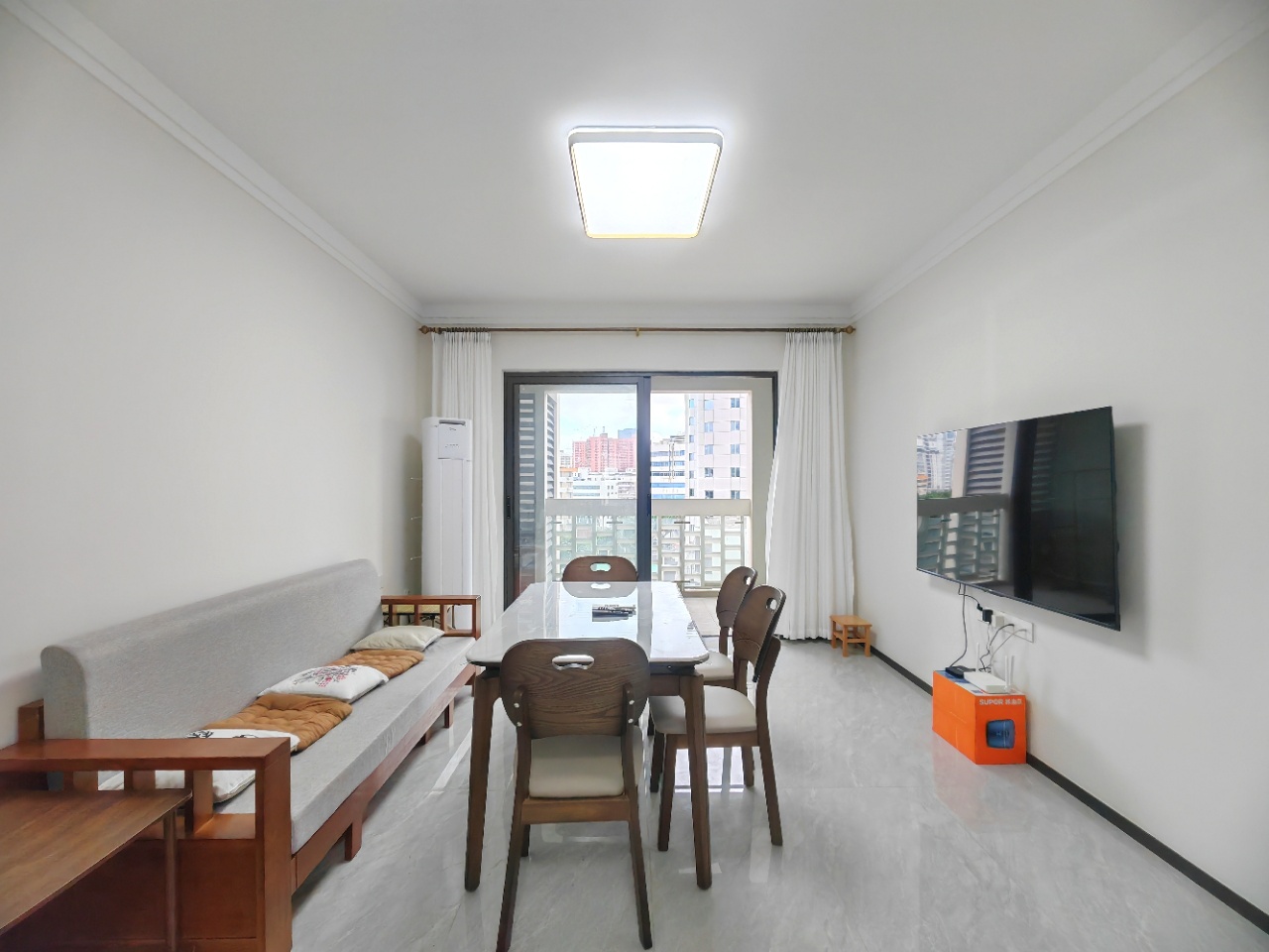 海府大院(海府路41号) 3室2厅2卫 3800.0元/月 海府大院(海府路41号) 3室2厅2卫 3800.0元/月室内图