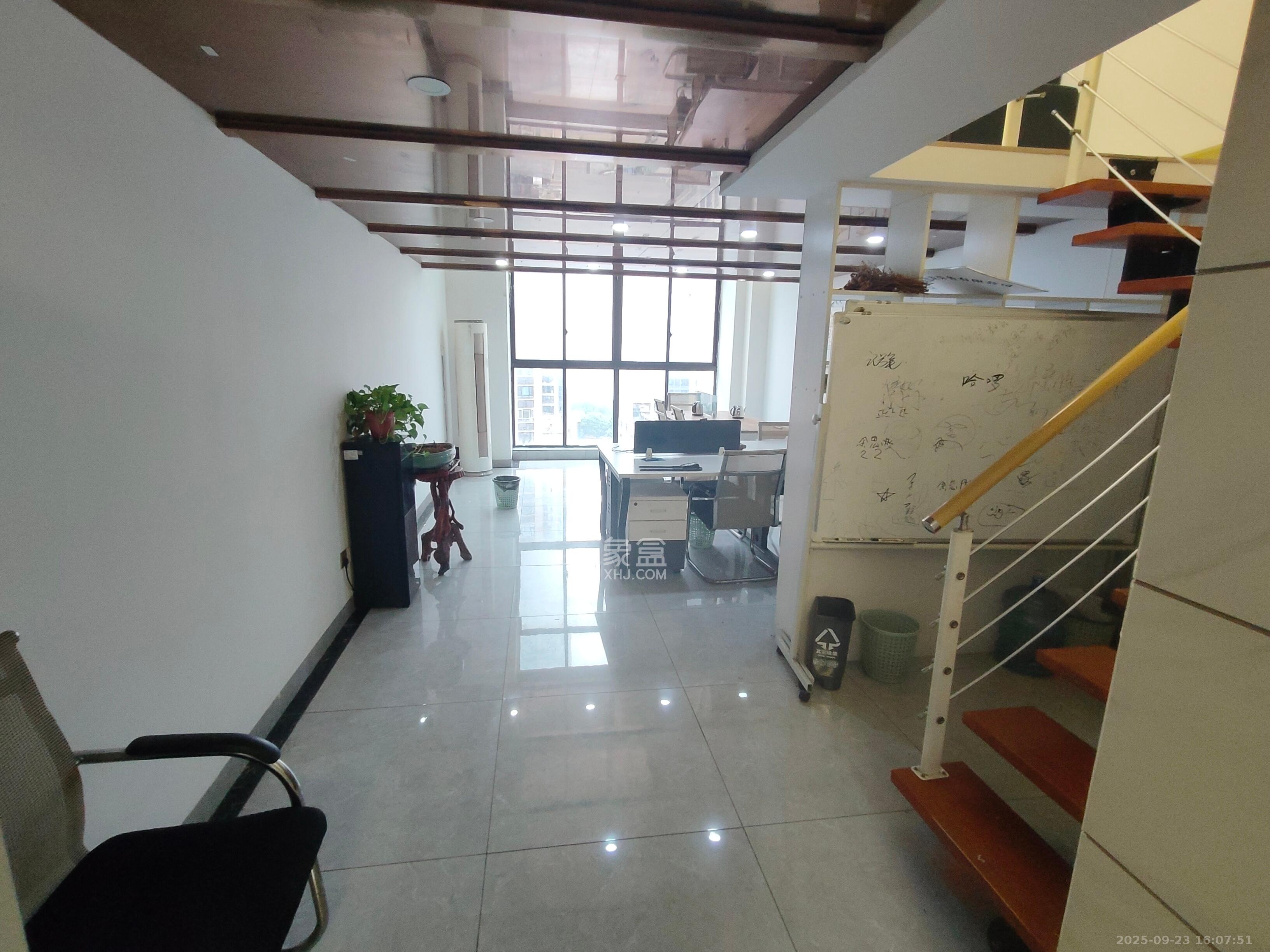 金科时代中心  1室1厅1卫    2000.0元/月室内图