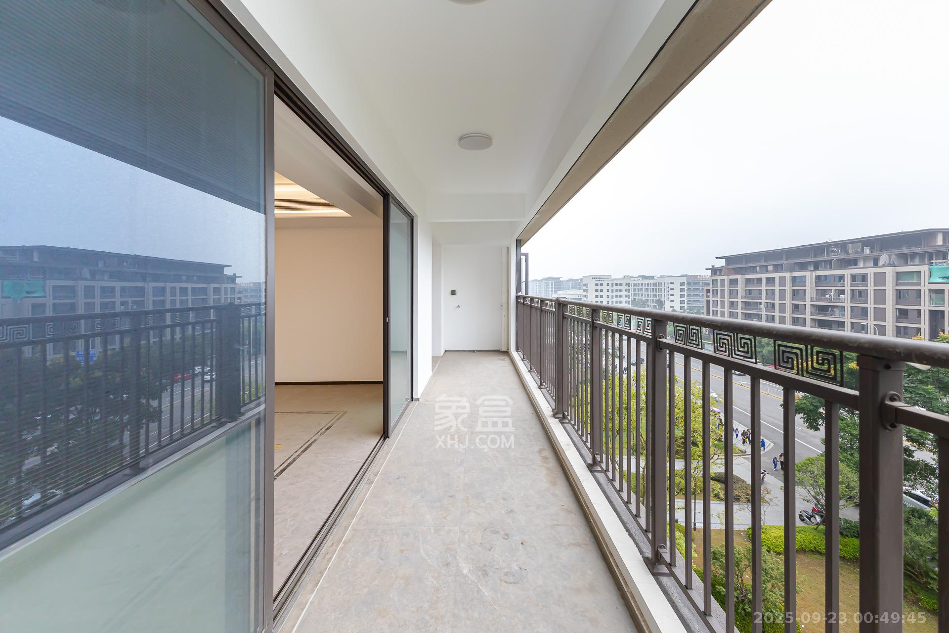 时代建发和著 4室2厅3卫 255.0万 时代建发和著 4室2厅3卫 255.0万阳台