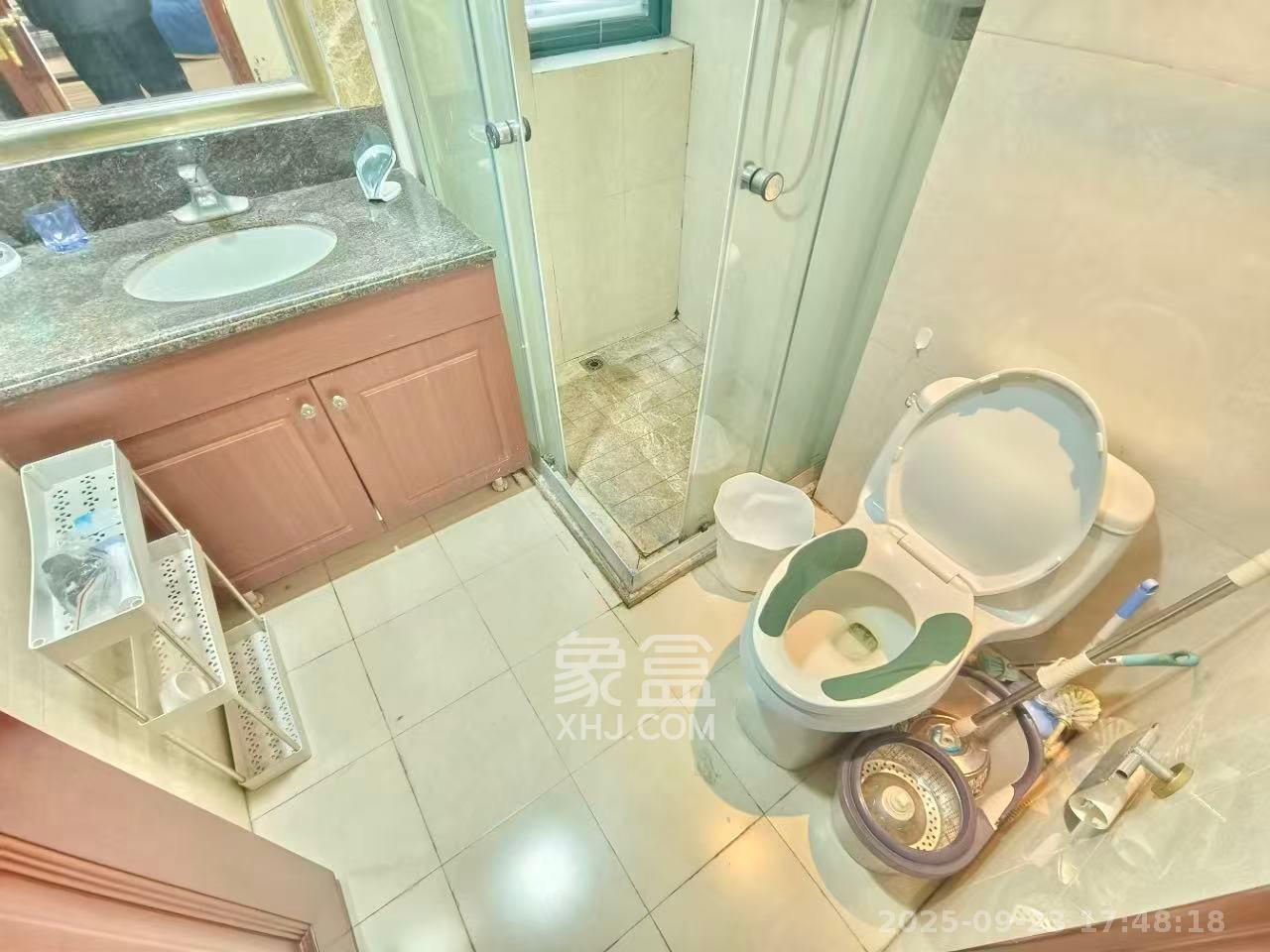 恒大雅苑  1室2厅1卫    2400.0元/月室内图