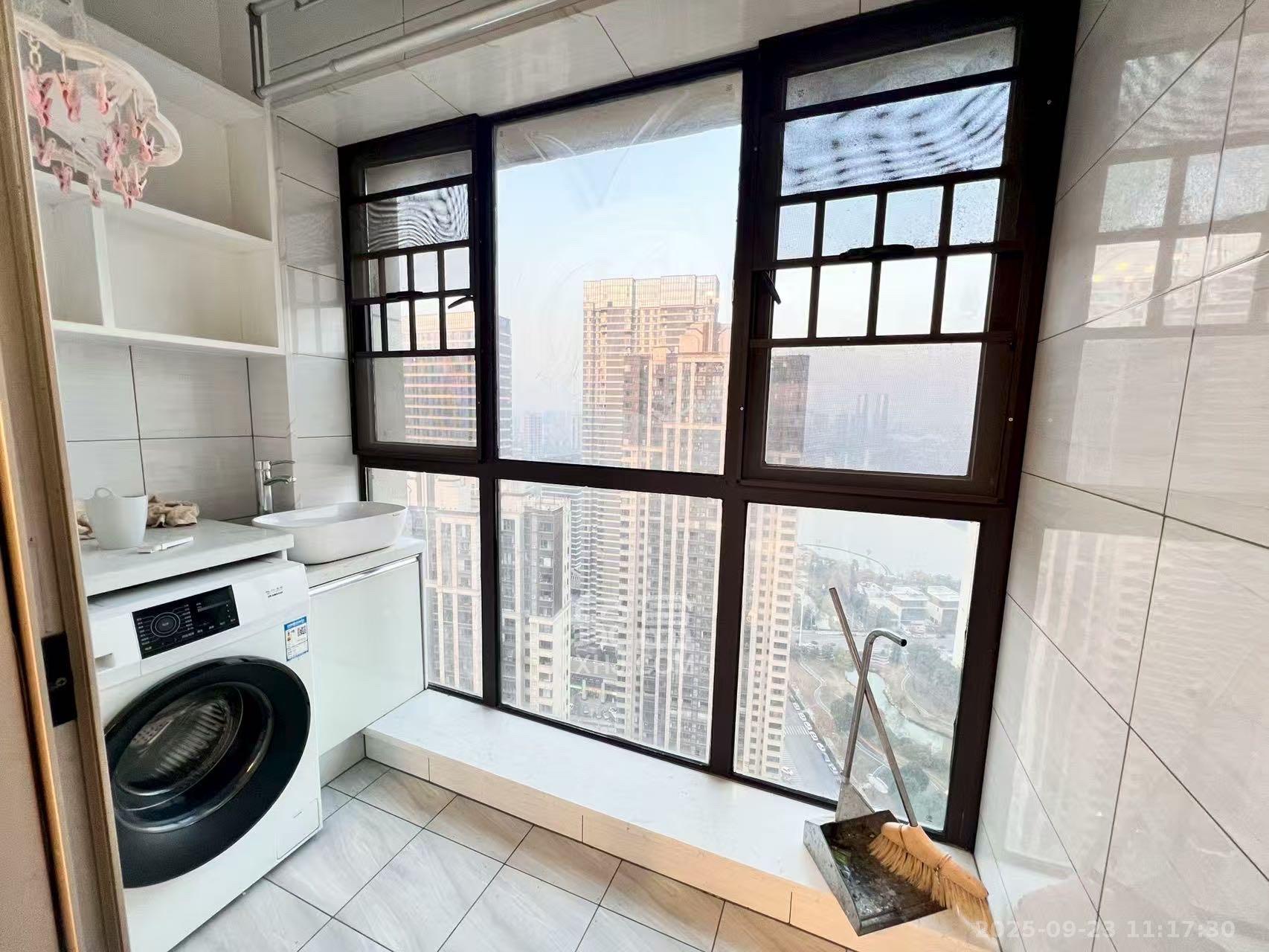 卓越浅水湾 4室2厅2卫 3200.0元/月 卓越浅水湾 4室2厅2卫 3200.0元/月室内图