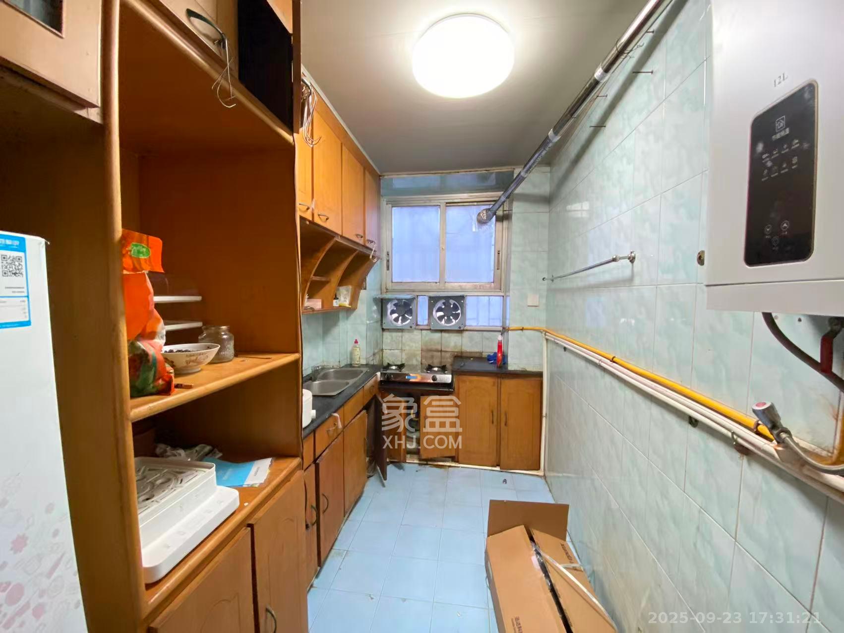 城南中路公安局宿舍  3室2厅1卫    1600.0元/月室内图