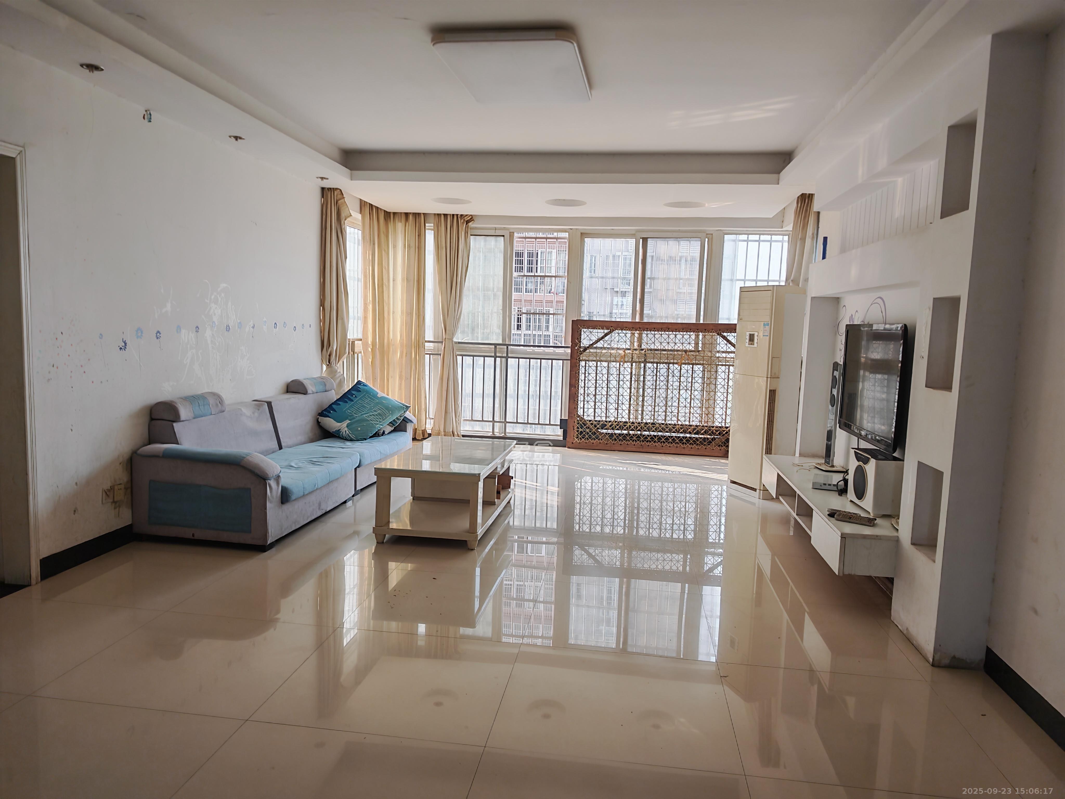 鑫天山城明珠 3室2厅2卫 1500.0元/月 鑫天山城明珠 3室2厅2卫 1500.0元/月室内图