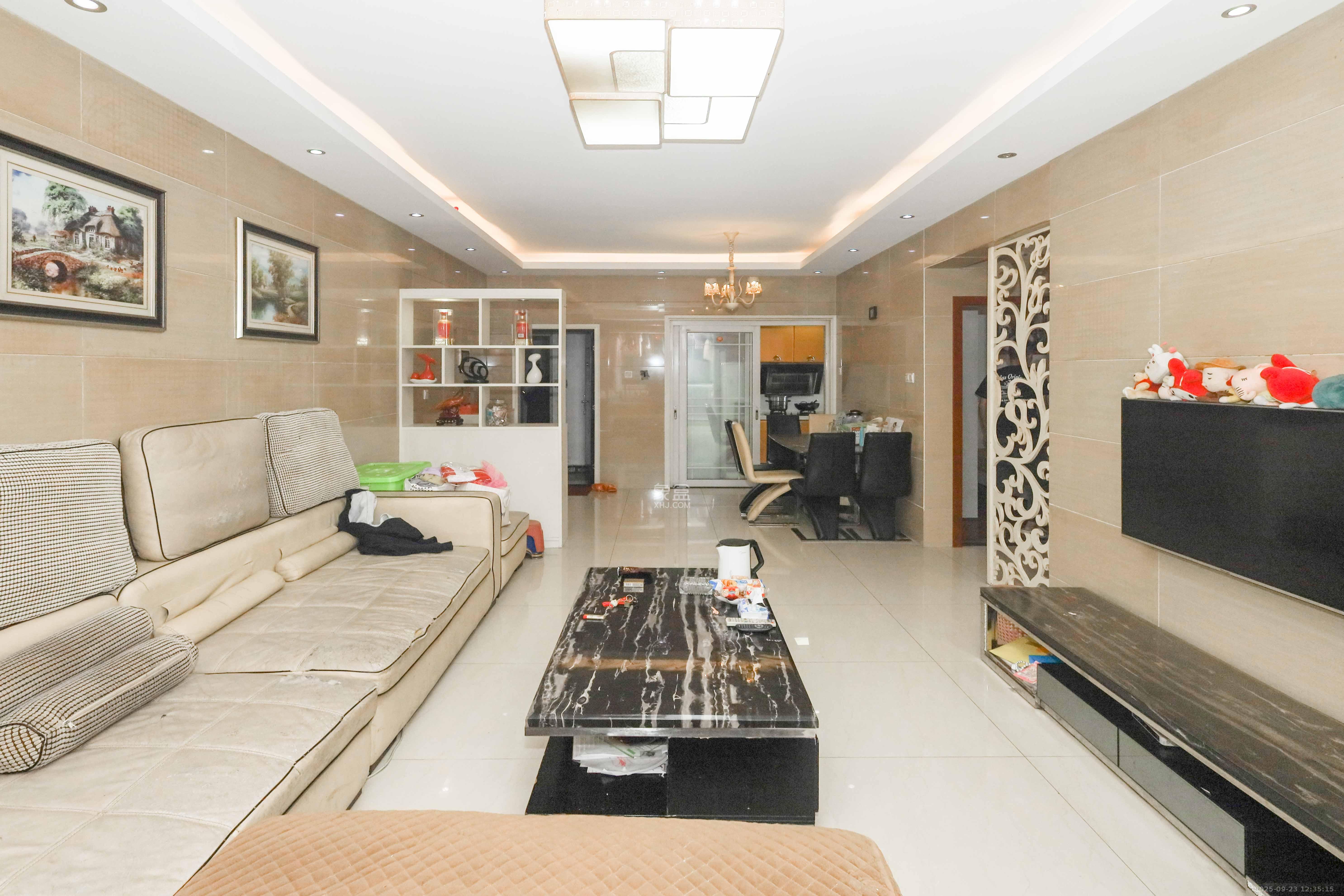 麓谷公馆(涉外国际公馆) 2室0厅0卫 55.0万 麓谷公馆(涉外国际公馆) 2室0厅0卫 55.0万客厅