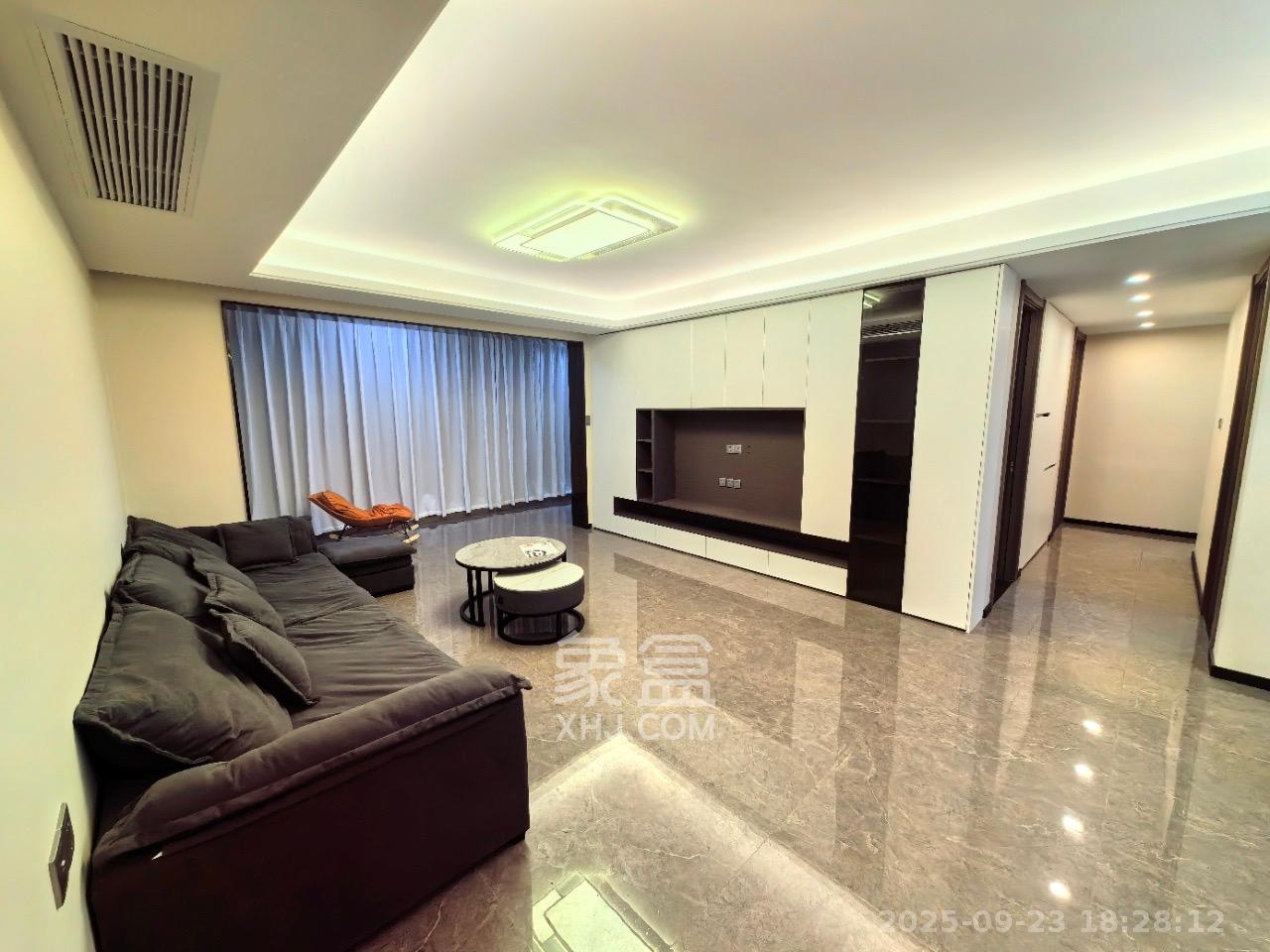 中海阅溪府 5室2厅3卫 5500.0元/月 中海阅溪府 5室2厅3卫 5500.0元/月室内图