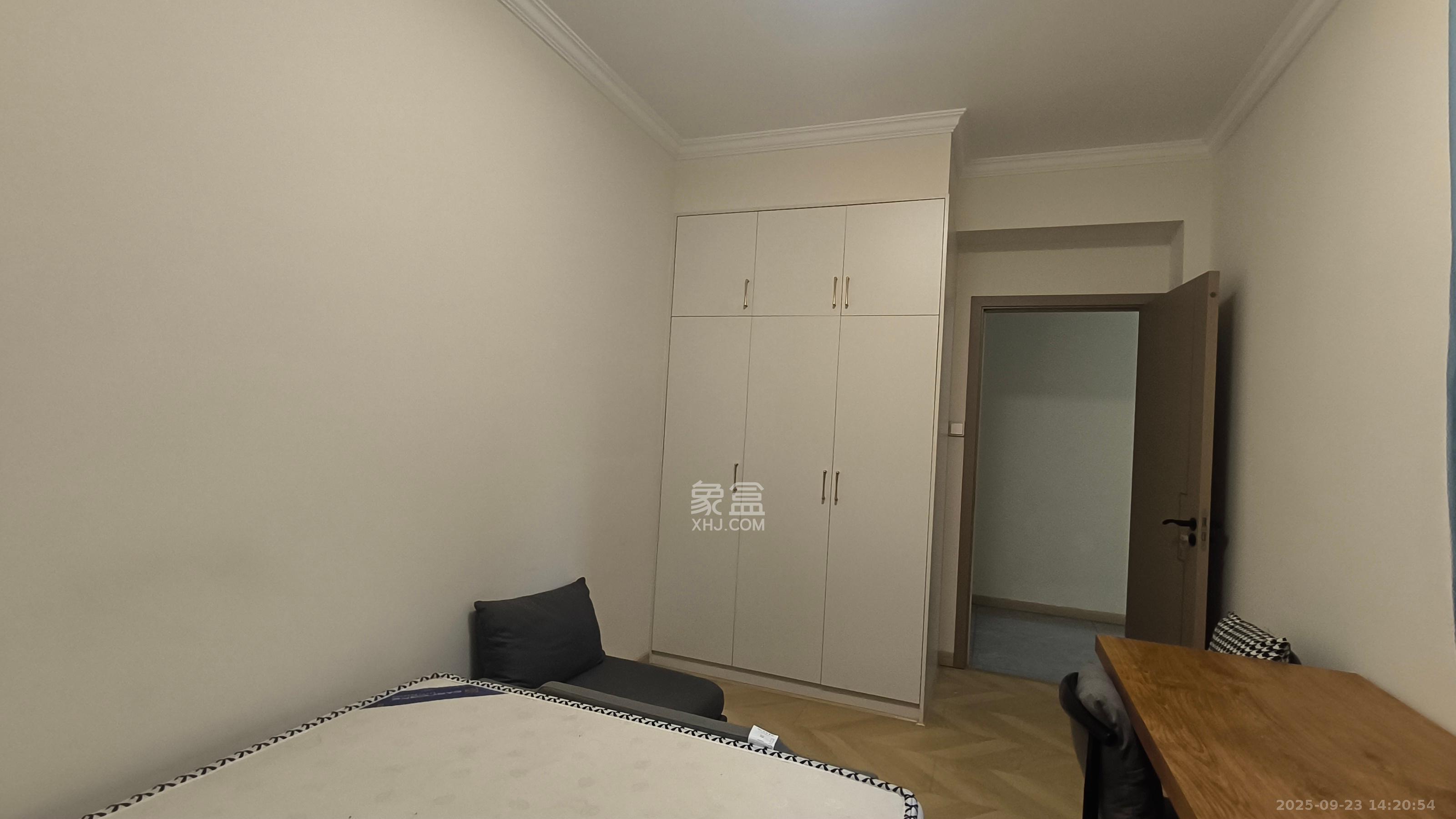 长房东旭国际  3室2厅1卫   2900.00元/月室内图