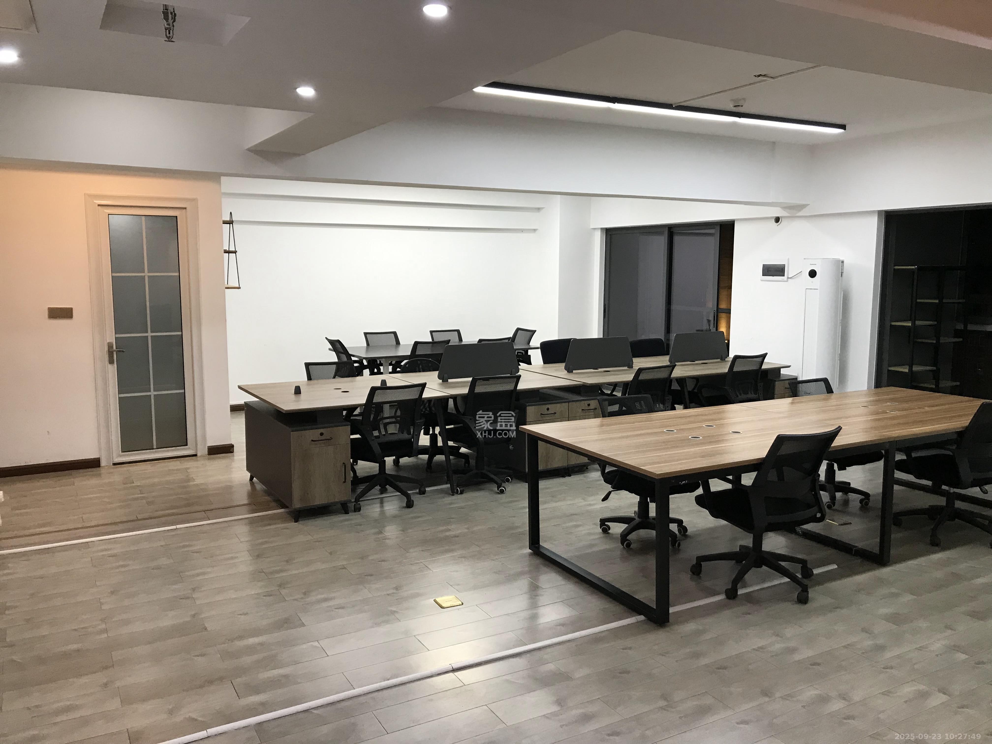 复地星光天地 1室1厅1卫 5500.0元/月 复地星光天地 1室1厅1卫 5500.0元/月室内图