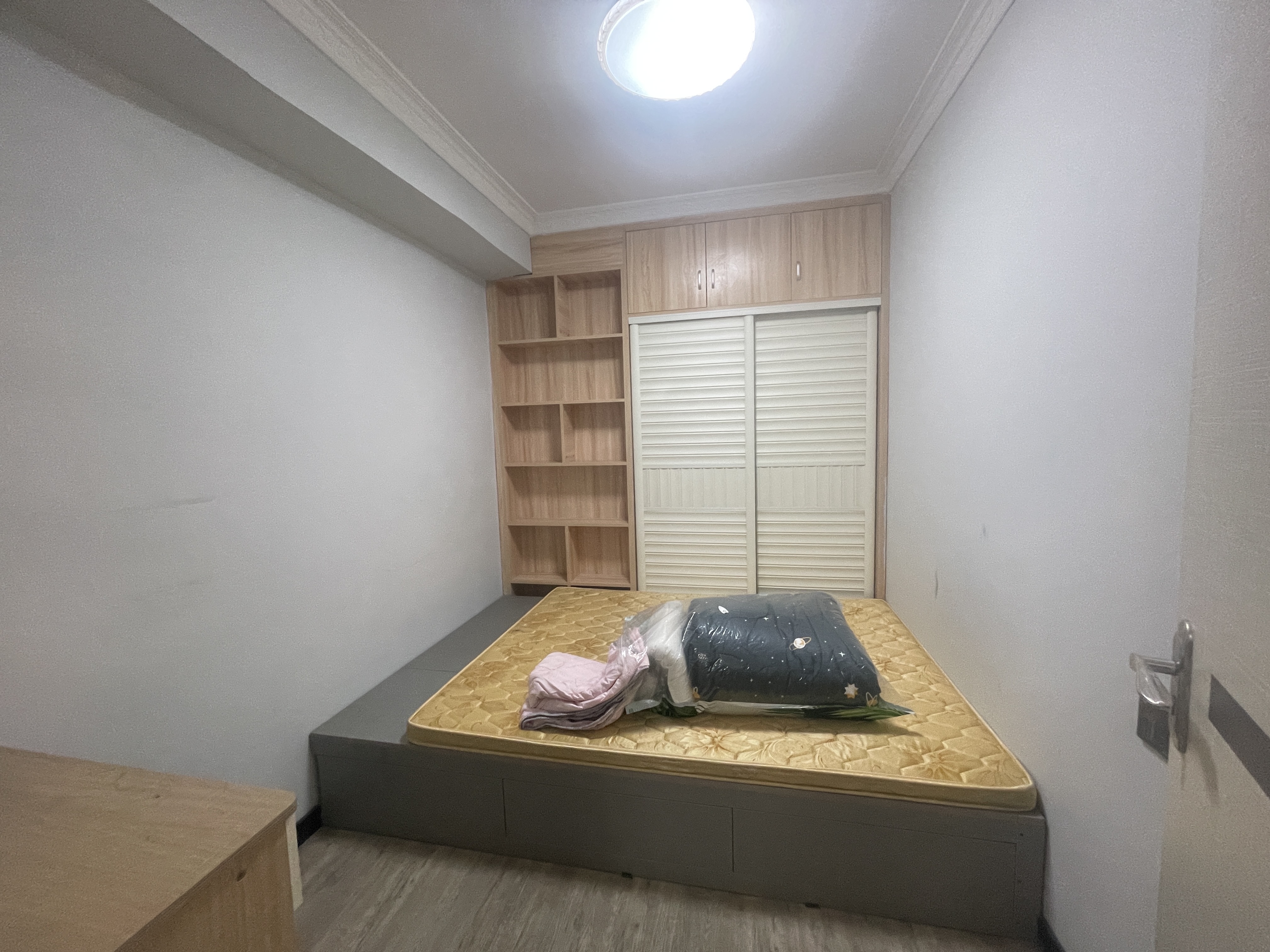 凤翔大厦  2室1厅1卫   2000.00元/月室内图
