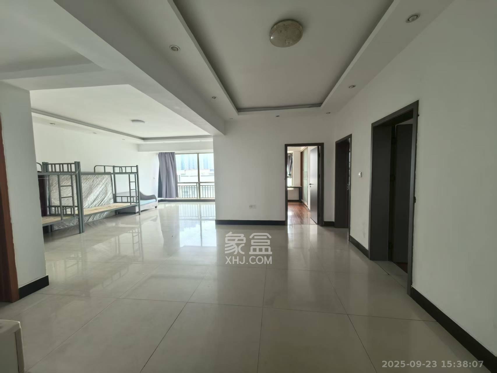 长宝1667  3室2厅2卫    4800.0元/月室内图