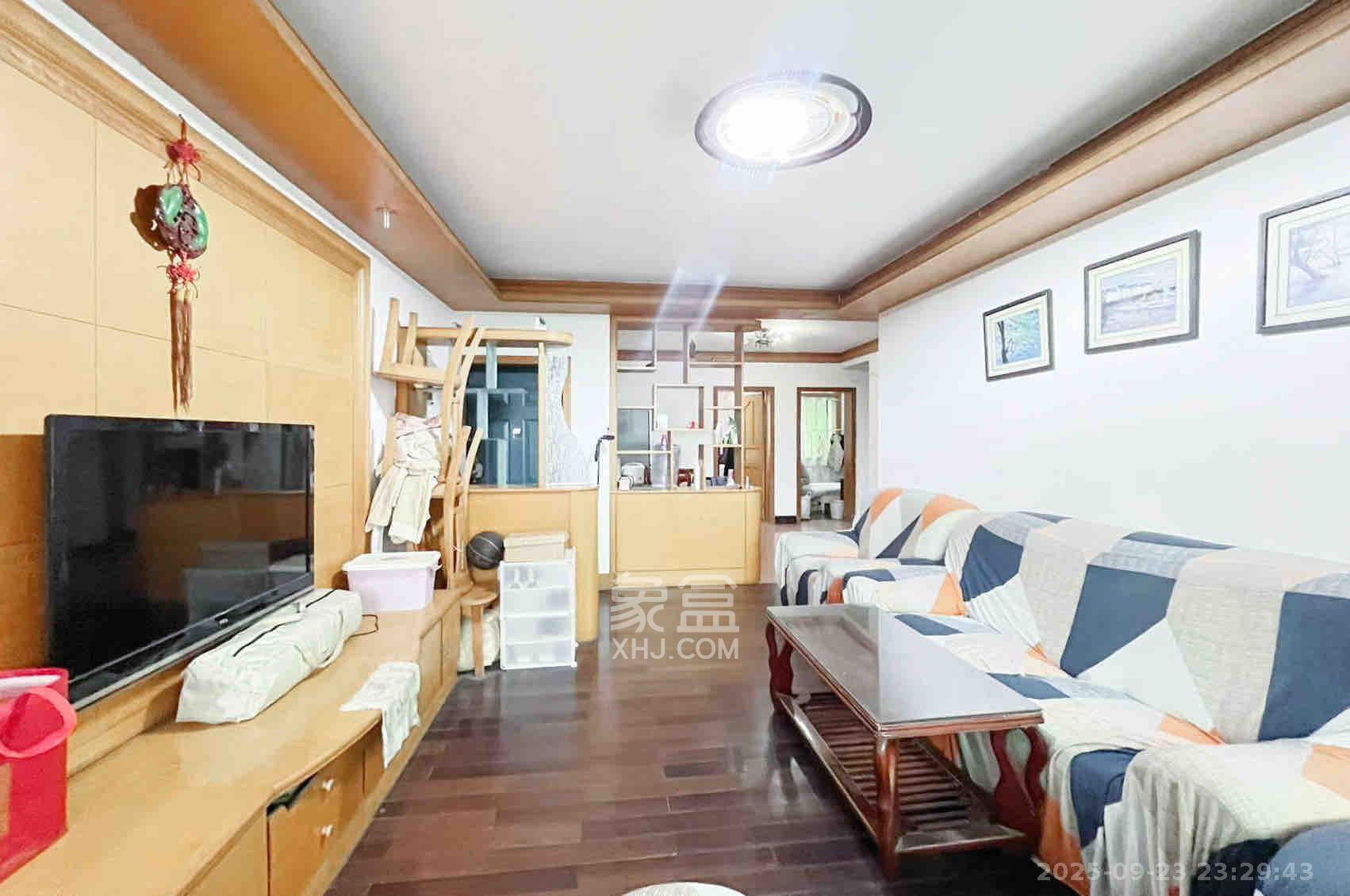 恩瑞麓山名园(龙王港小区)  3室2厅2卫    2400.0元/月 恩瑞麓山名园(龙王港小区)  3室2厅2卫    2400.0元/月