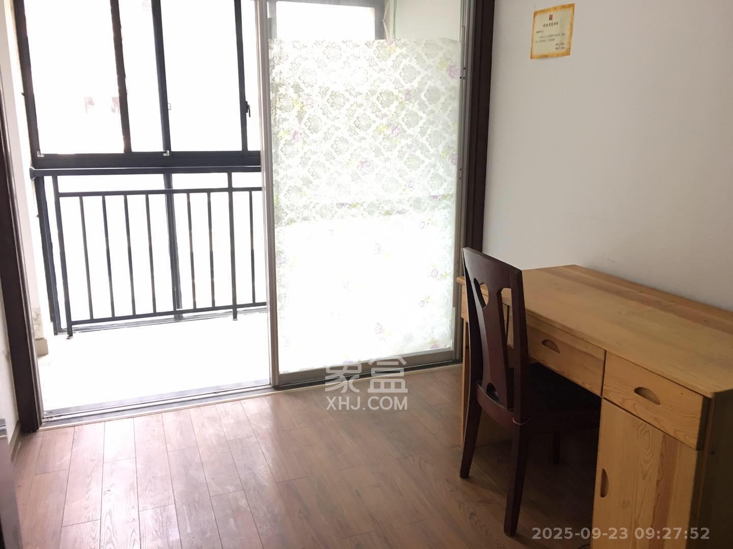 保利麓谷林语B区  3室2厅1卫    2500.0元/月室内图