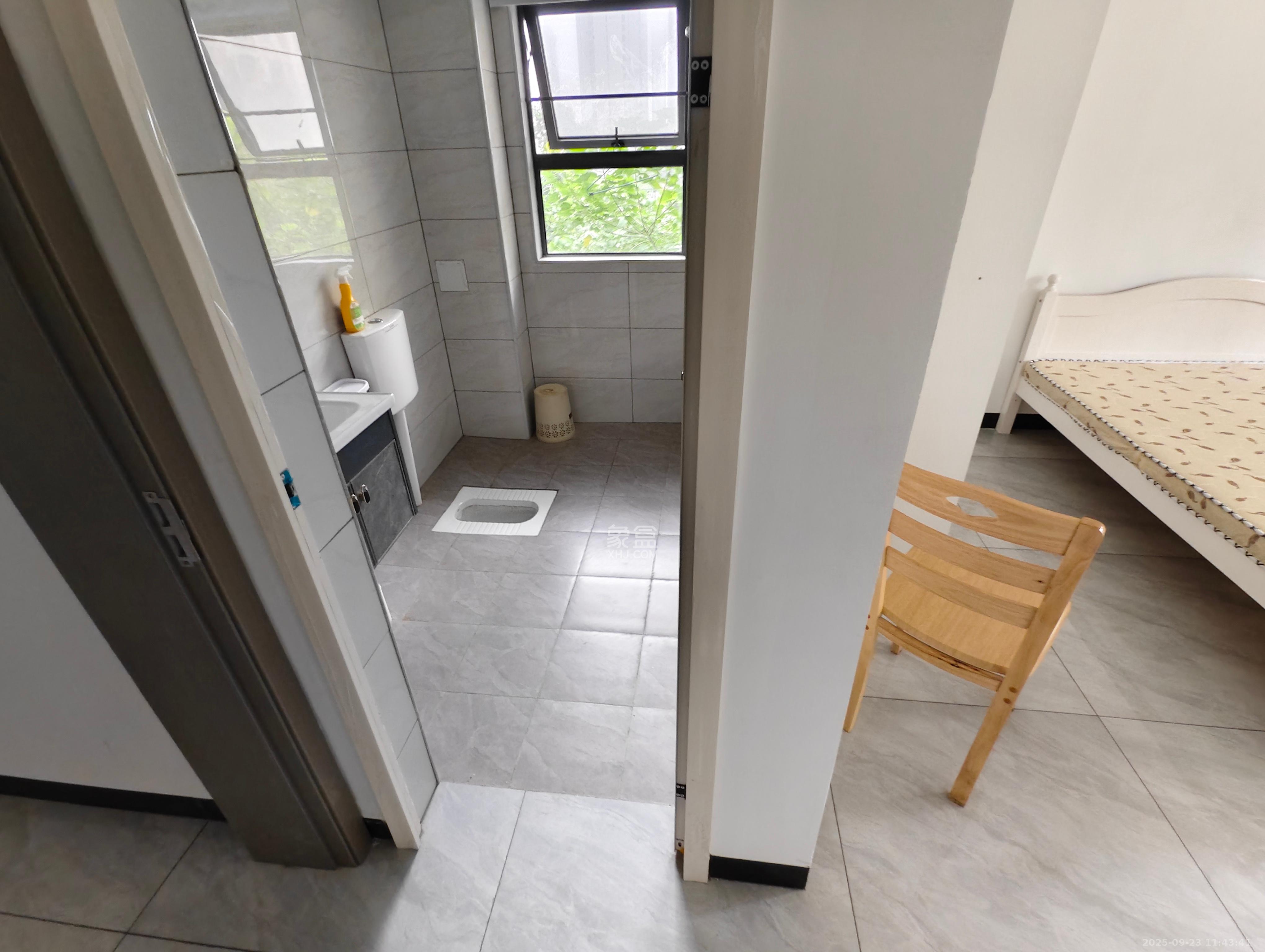 明发阅江悦府 4室2厅2卫 2500.0元/月 明发阅江悦府 4室2厅2卫 2500.0元/月室内图