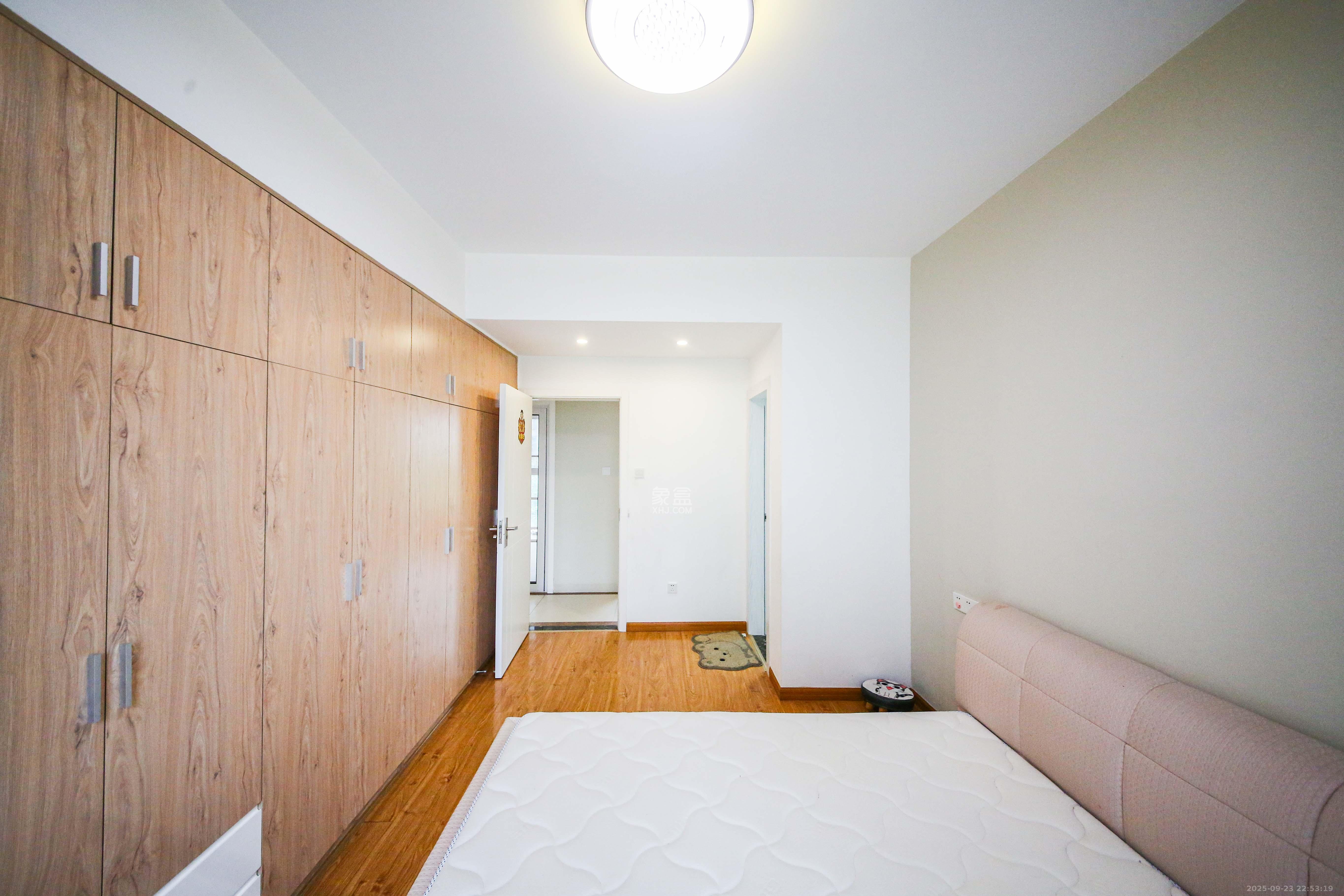 奥林匹克花园贡院二期  4室2厅2卫    130.0万卧室