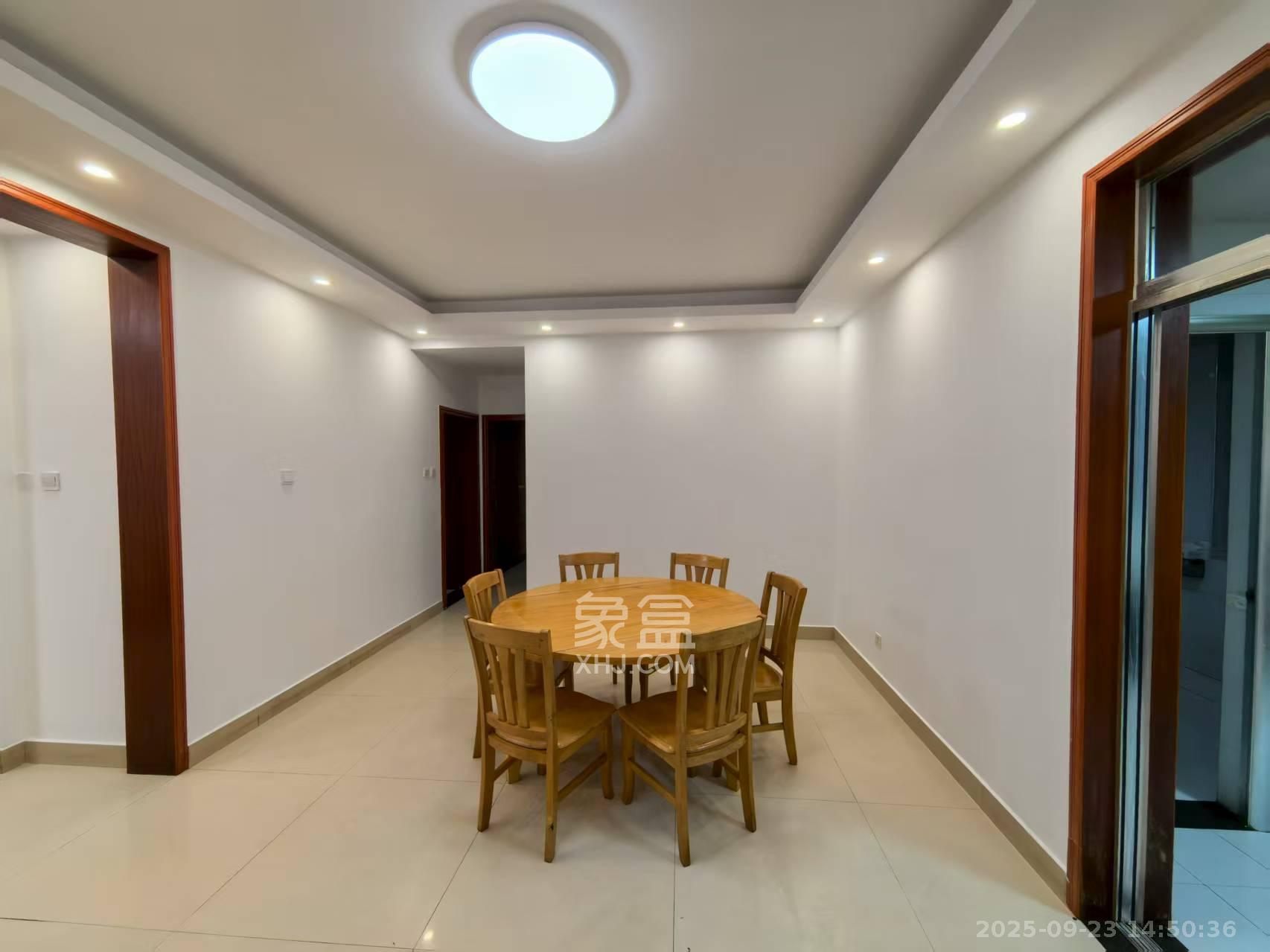 先锋新宇 3室2厅2卫 2200.0元/月 先锋新宇 3室2厅2卫 2200.0元/月室内图