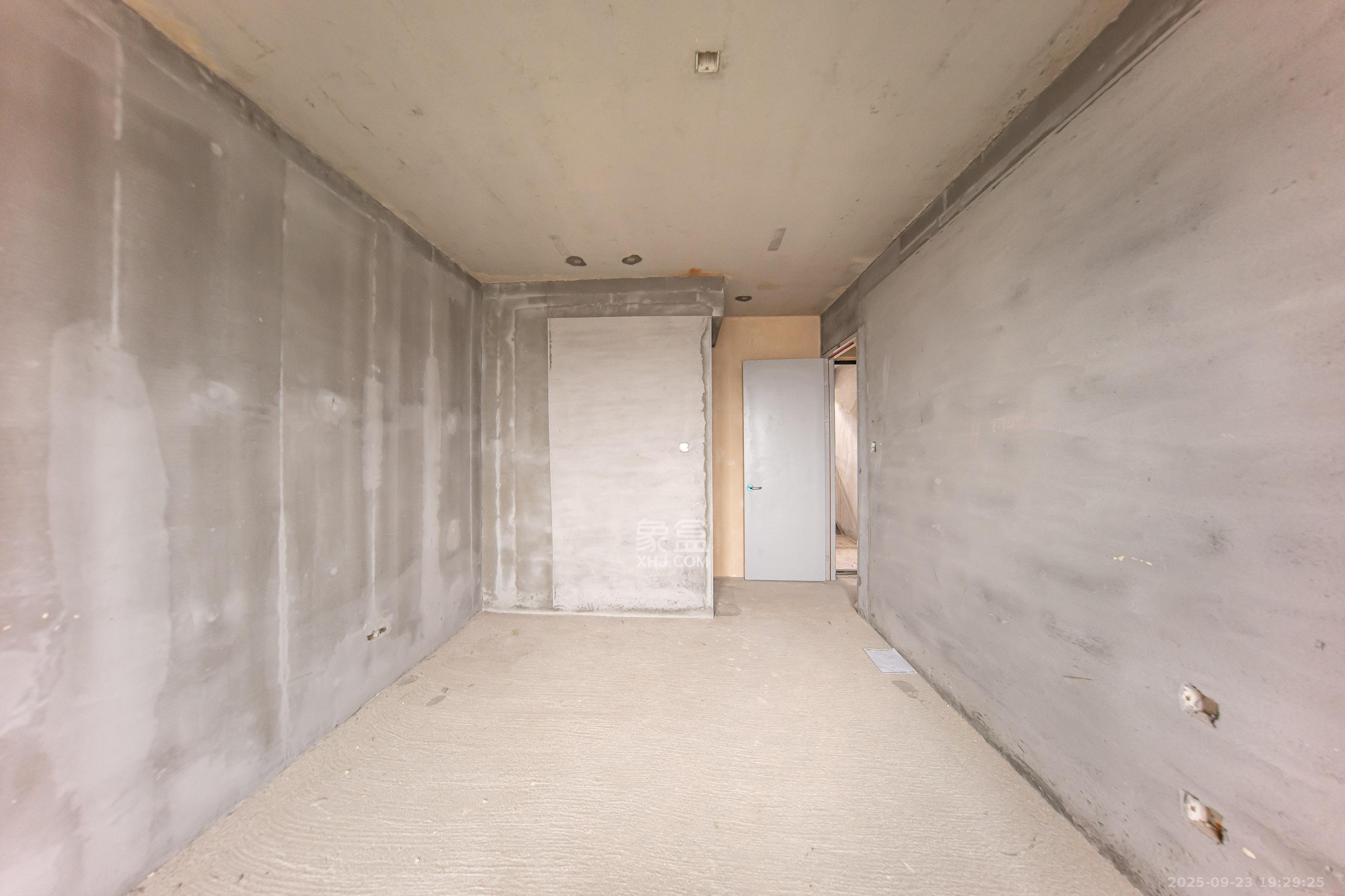 汉高学士府 3室2厅2卫 72.8万 汉高学士府 3室2厅2卫 72.8万卧室