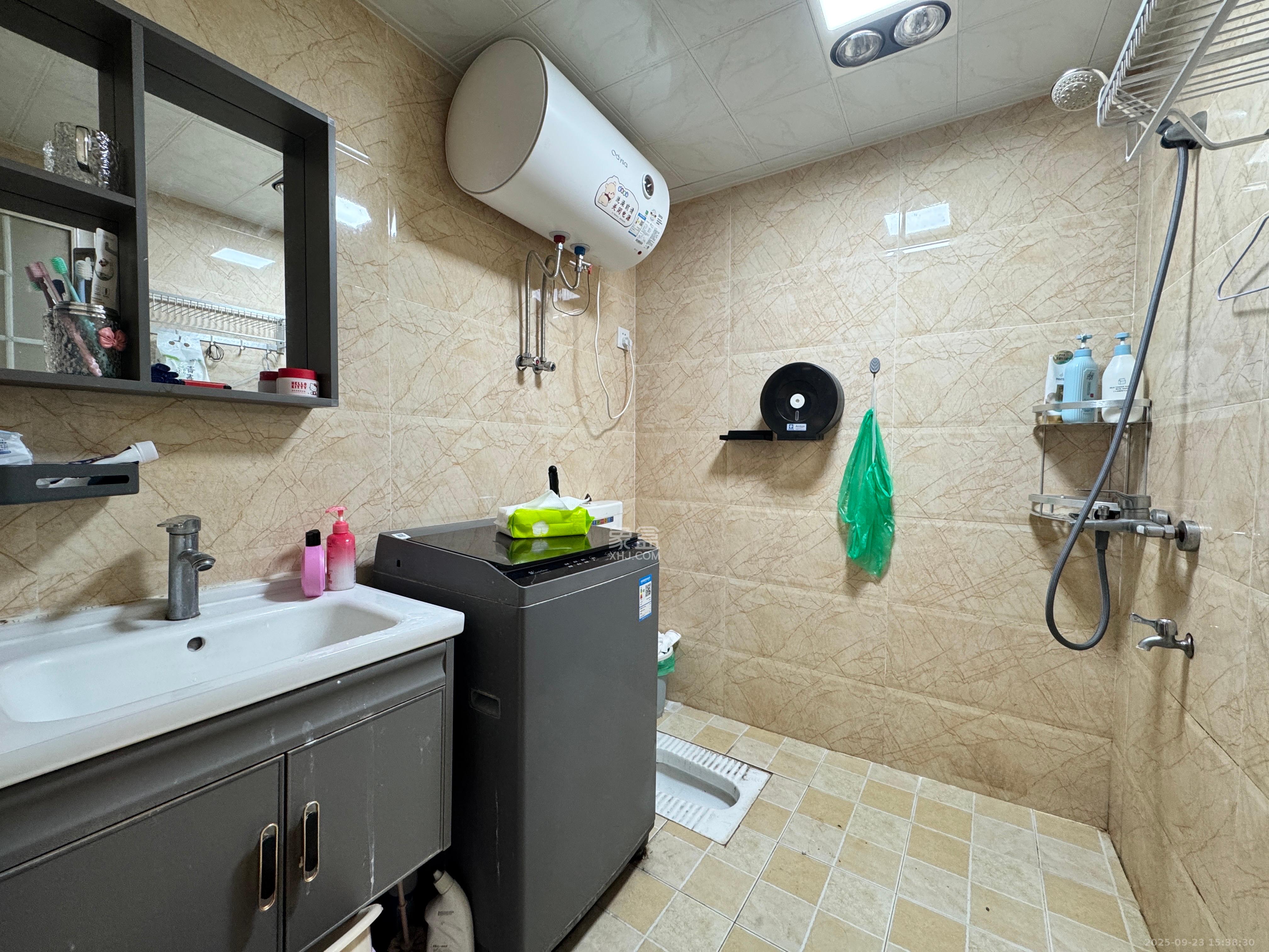 山水湾  1室1厅1卫    1350.0元/月室内图