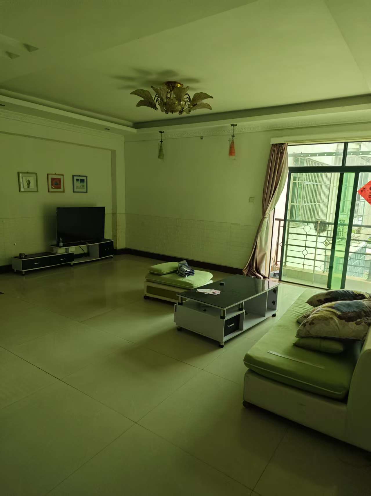 怡景花园  3室1厅1卫    2300.0元/月室内图