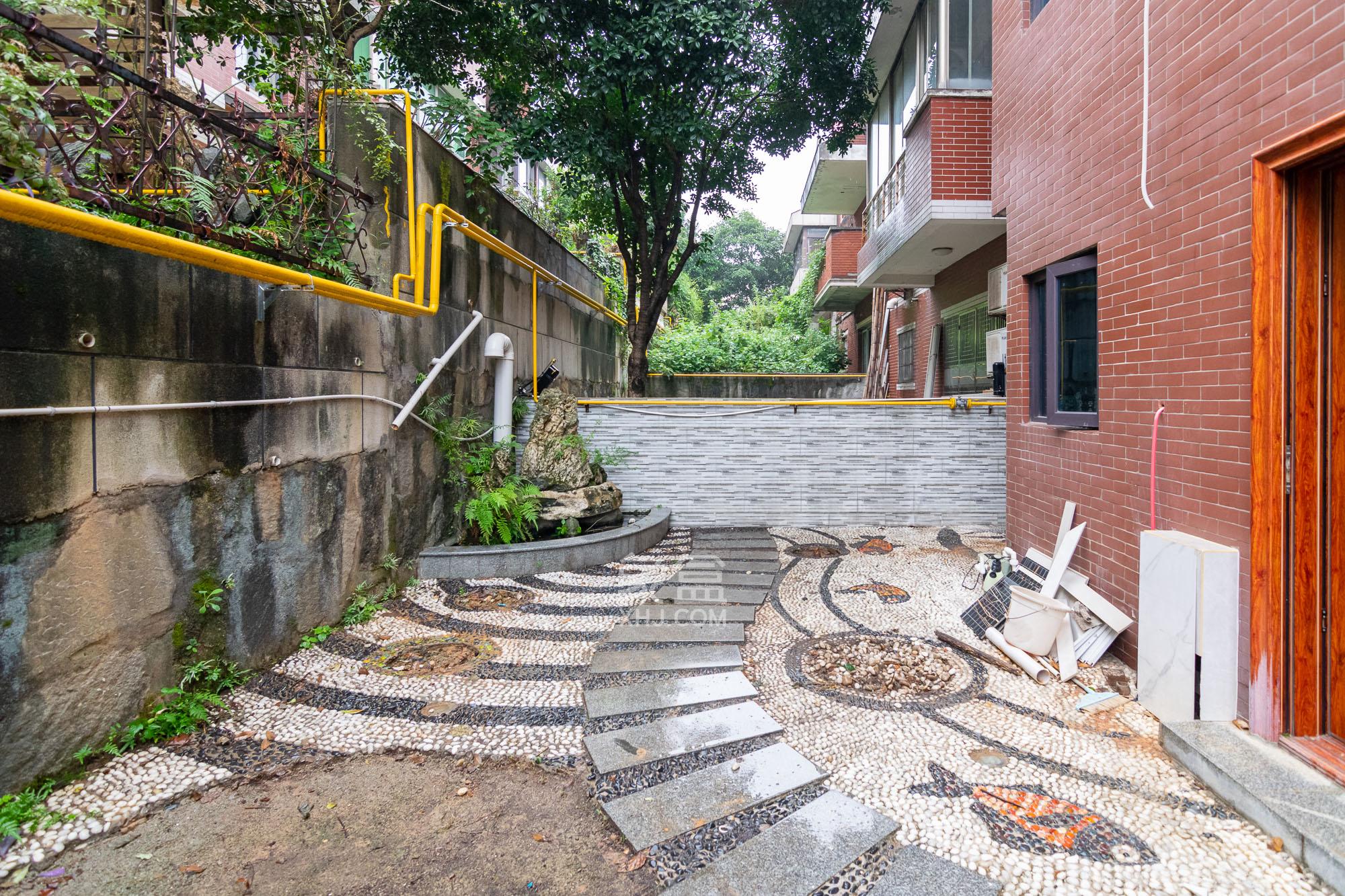 悦禧国际山庄 5室3厅4卫 438.0万 悦禧国际山庄 5室3厅4卫 438.0万其他