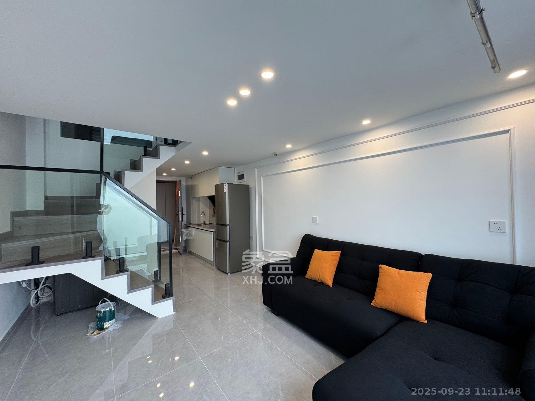 卓越中寰  2室1厅1卫    2500.0元/月室内图