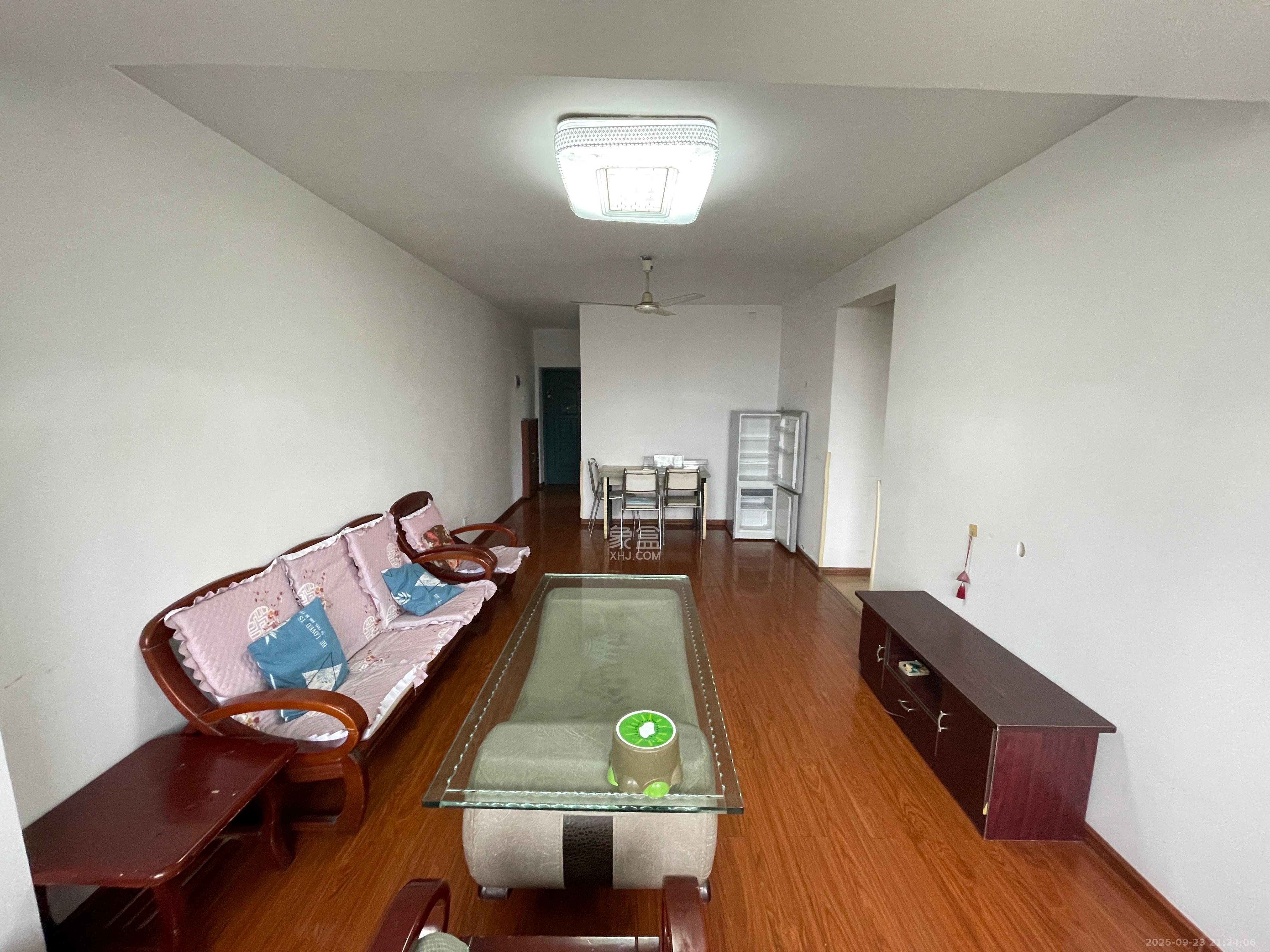 英才园三片  2室2厅1卫    1900.0元/月室内图