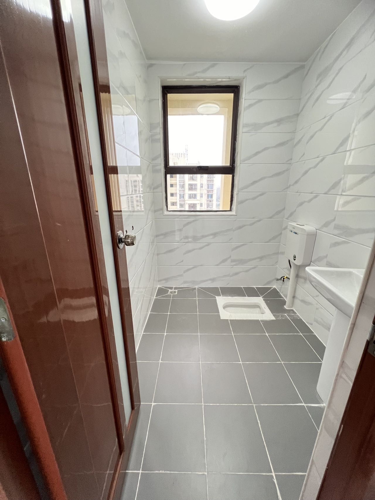 新琼雅苑 4室2厅2卫 135.0万 新琼雅苑 4室2厅2卫 135.0万客厅