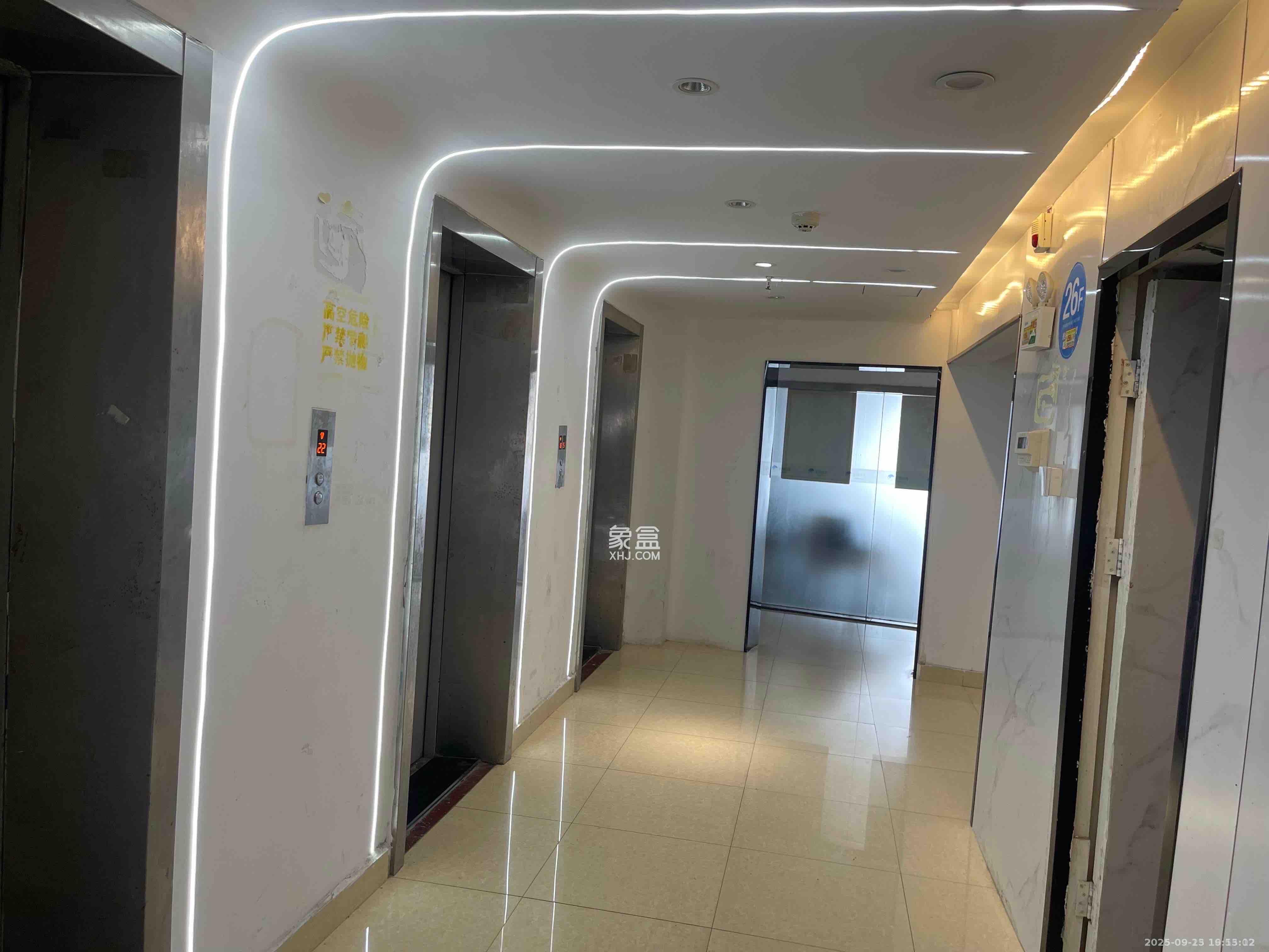 兰卡威国际 2室2厅1卫 2100.0元/月 兰卡威国际 2室2厅1卫 2100.0元/月室内图