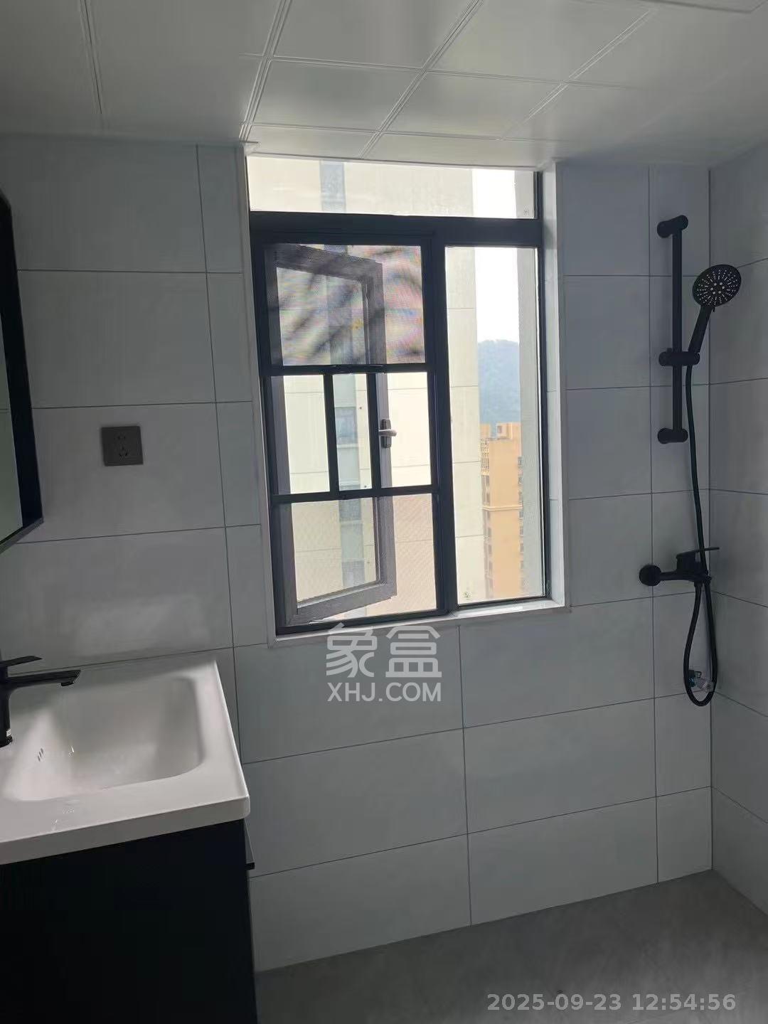 谷峰安置小区(惟德园) 3室2厅2卫 2700.0元/月 谷峰安置小区(惟德园) 3室2厅2卫 2700.0元/月室内图