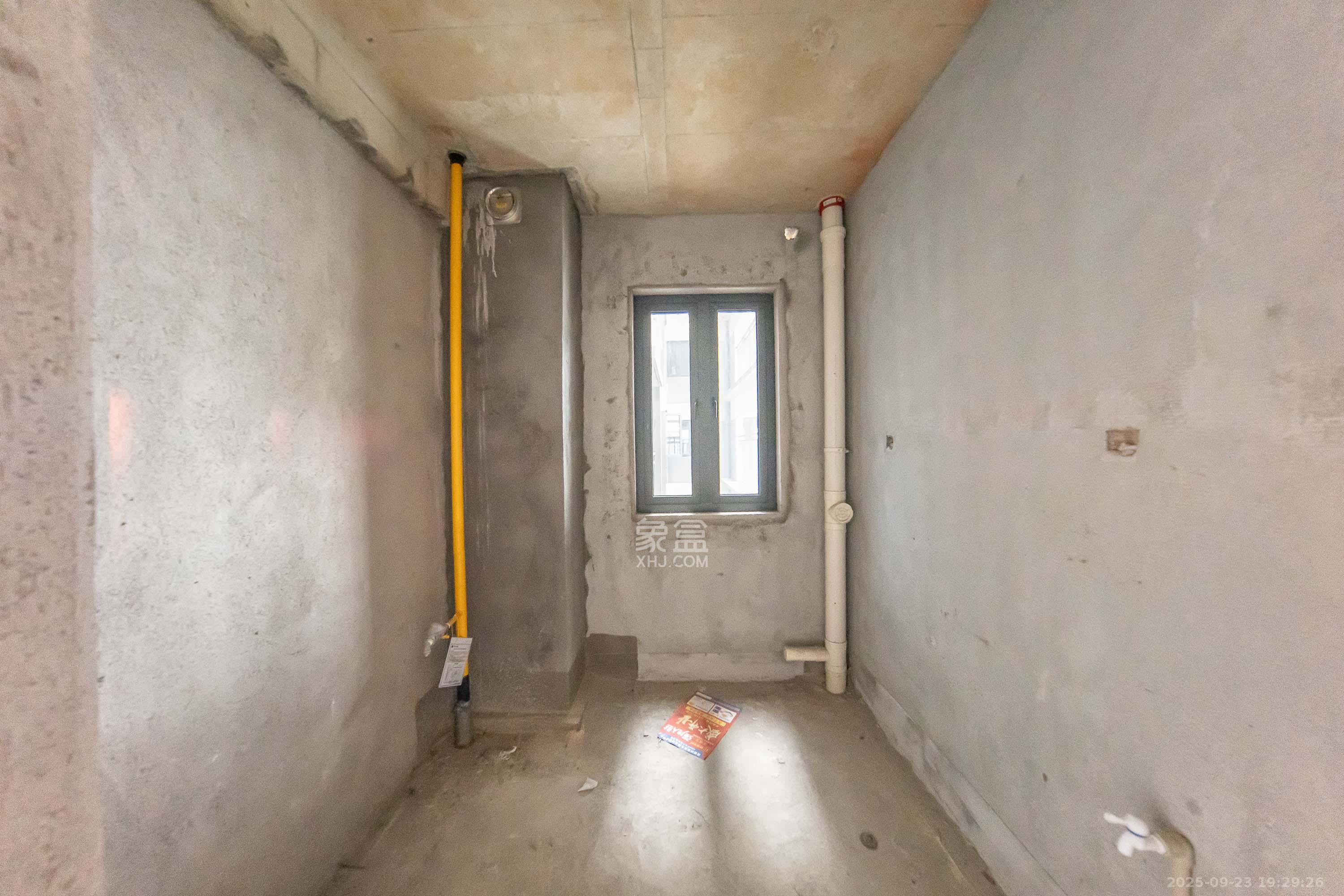 汉高学士府 3室2厅2卫 72.8万 汉高学士府 3室2厅2卫 72.8万厨房