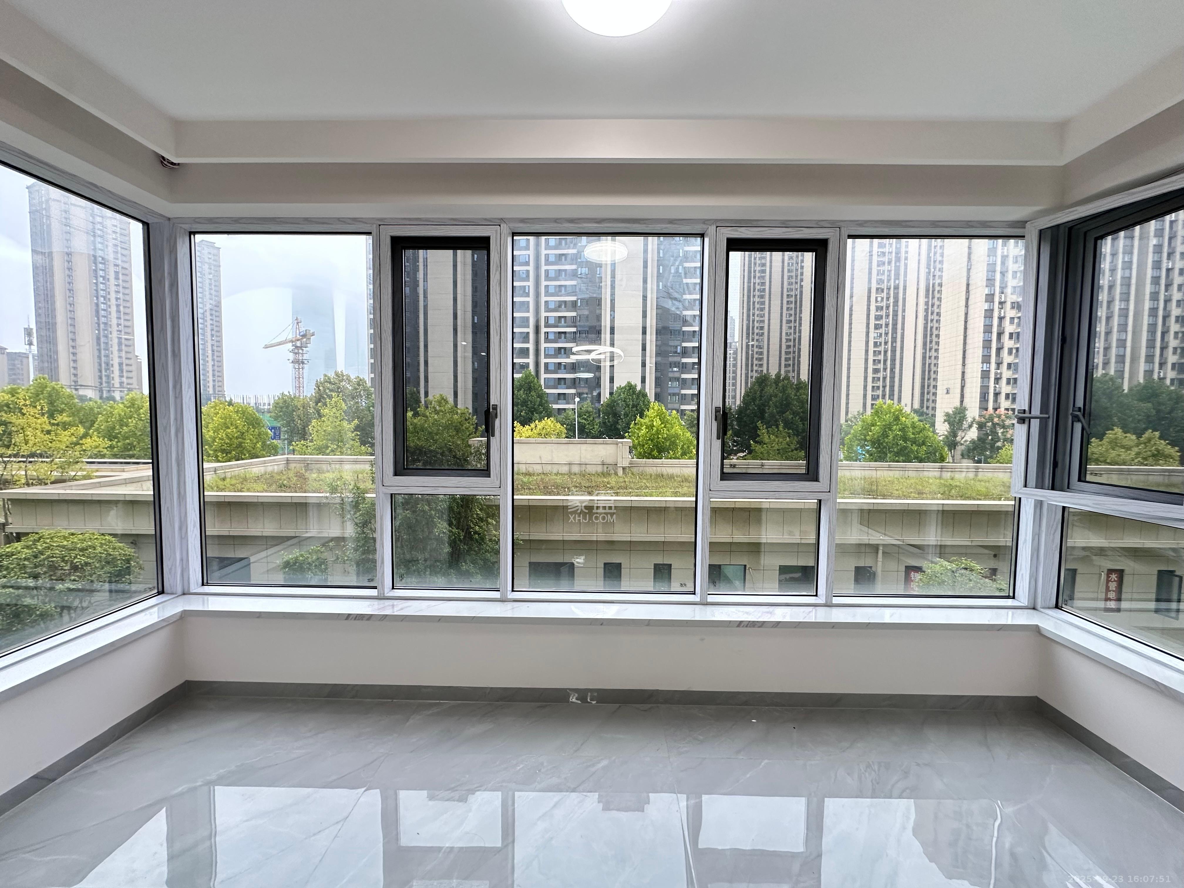 振业城四期  4室2厅2卫    5000.0元/月室内图