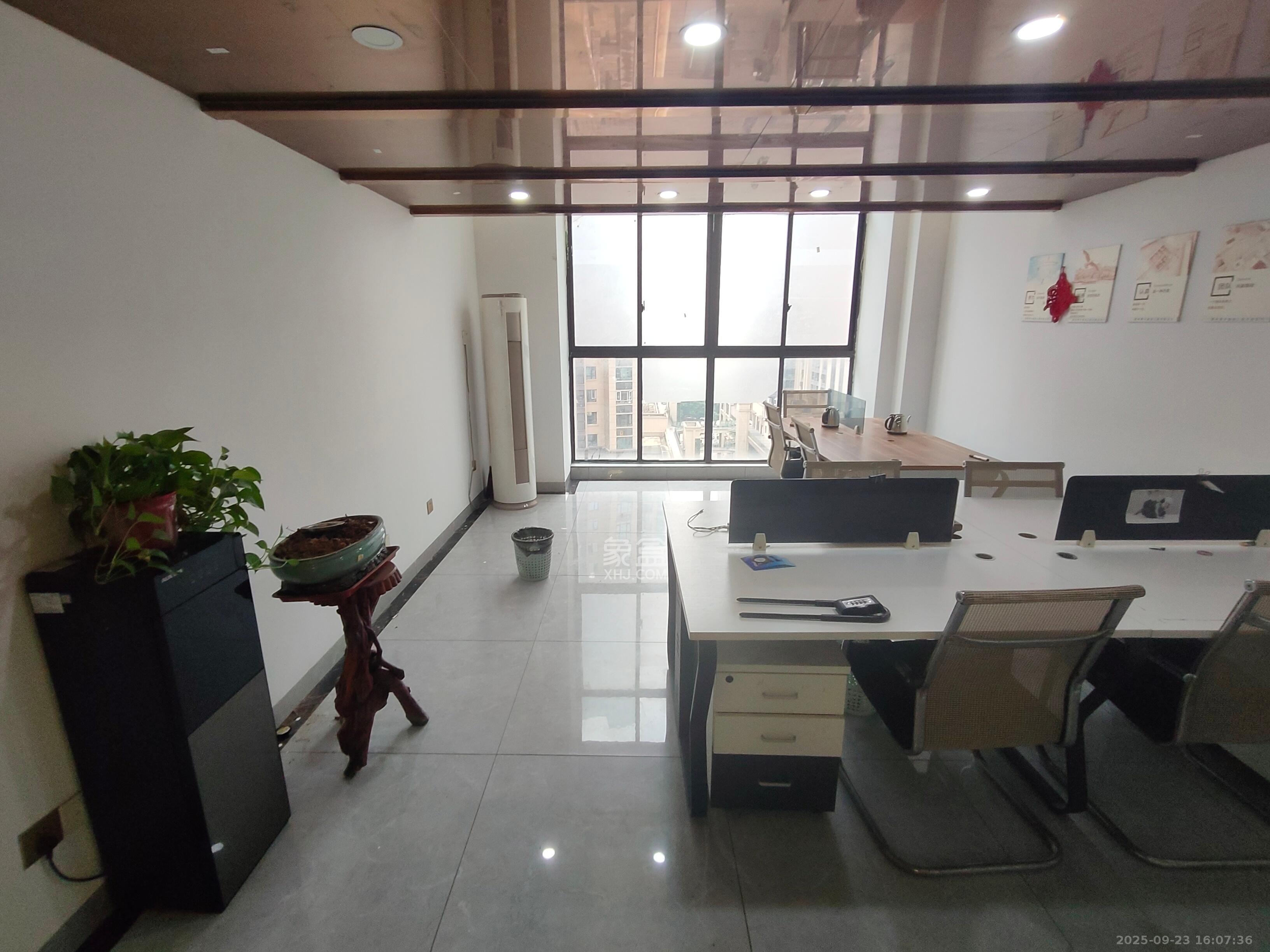 金科时代中心 1室1厅1卫 2000.0元/月 金科时代中心 1室1厅1卫 2000.0元/月室内图