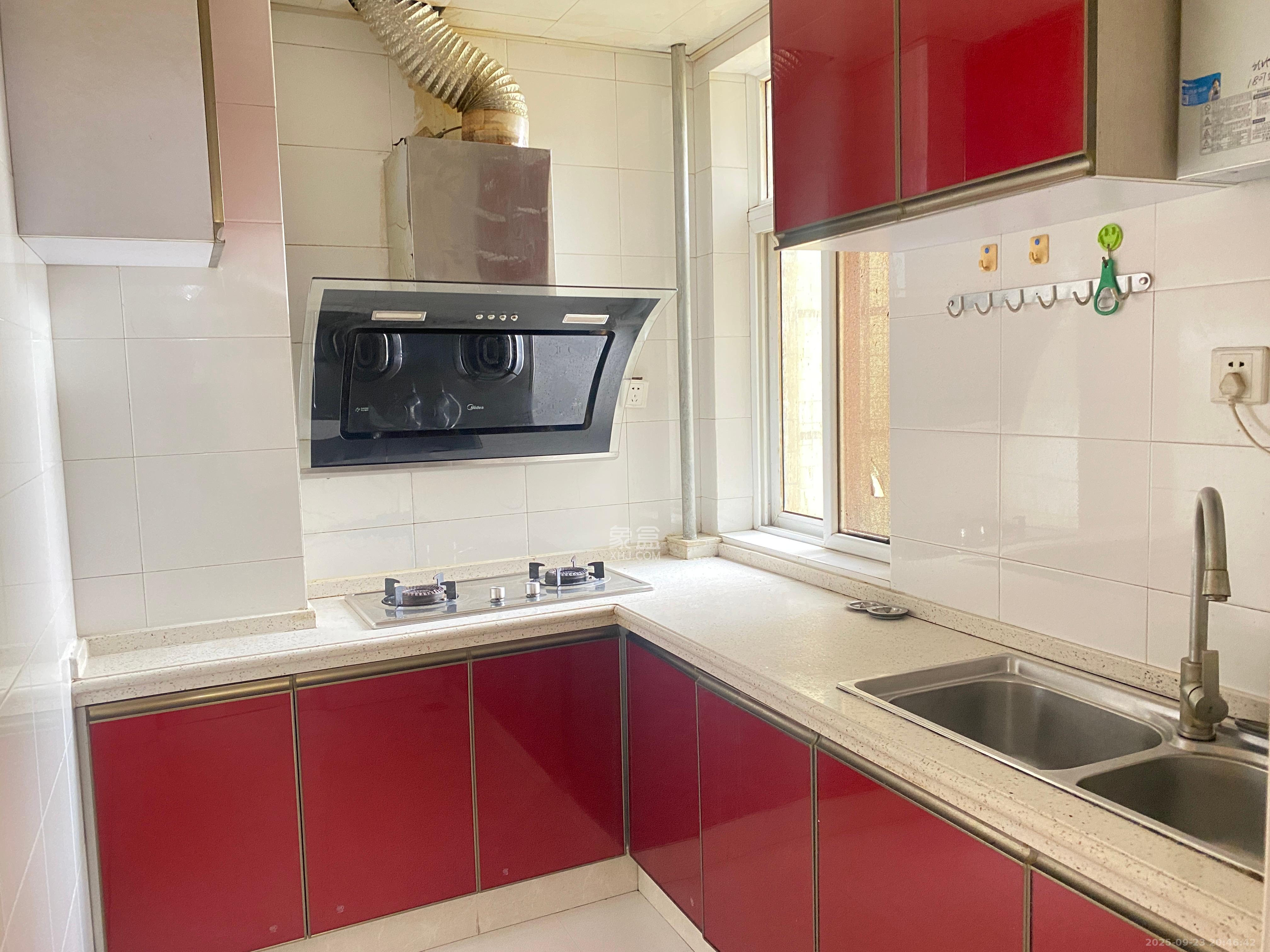 麓谷E家人  3室2厅1卫    2100.0元/月室内图