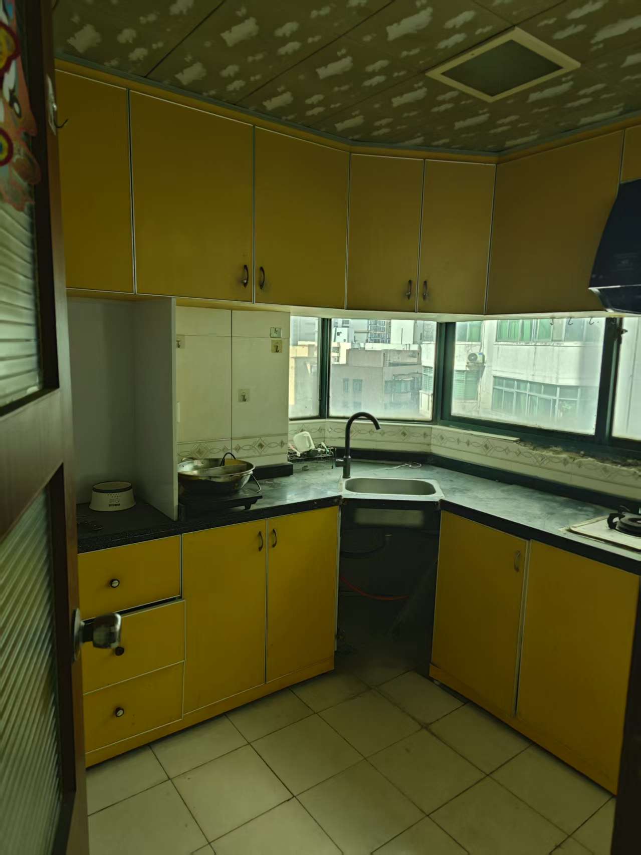 怡景花园  3室1厅1卫    2300.0元/月室内图