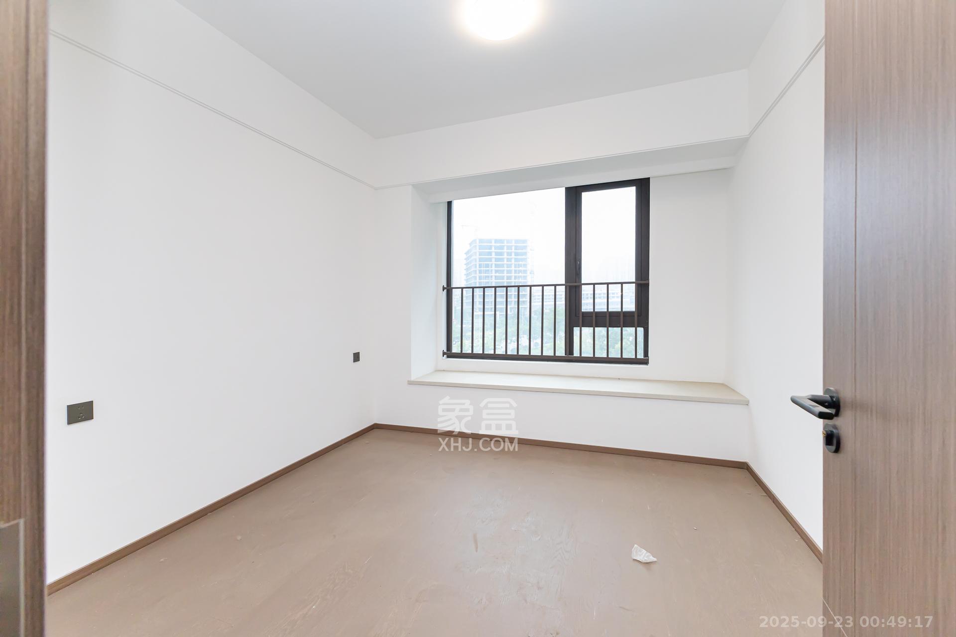 时代建发和著  4室2厅3卫    255.0万卧室