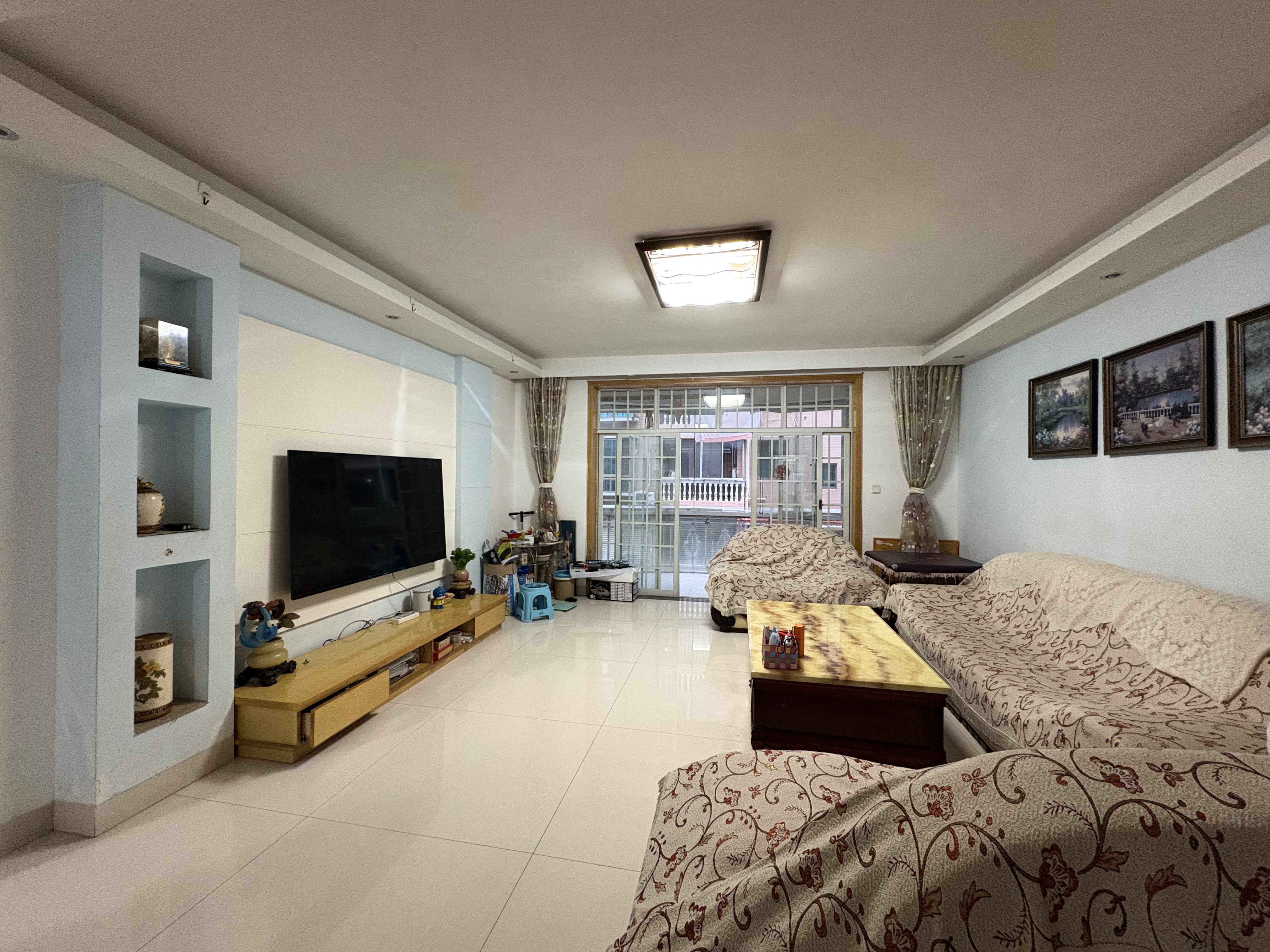 安厦鑫苑 3室2厅2卫 76.8万 安厦鑫苑 3室2厅2卫 76.8万客厅