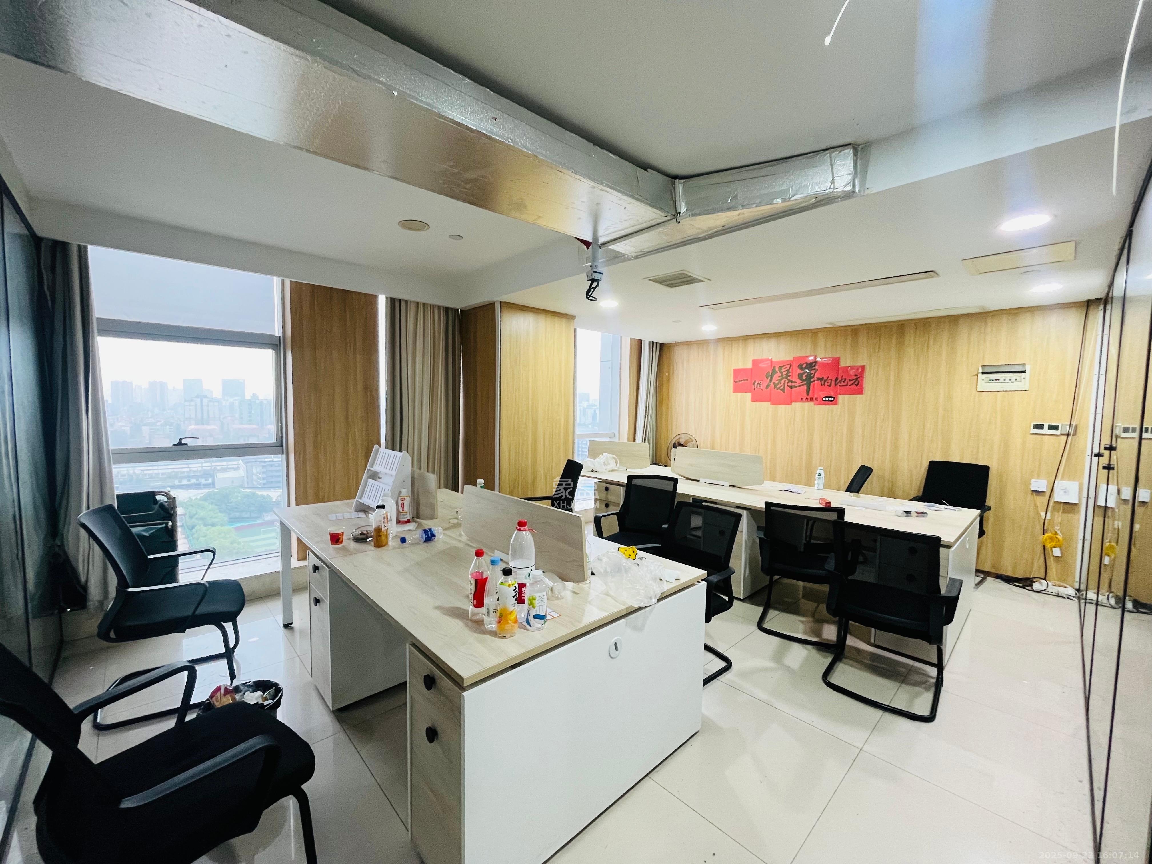 宇成朝阳广场 3室1厅1卫 5500.0元/月 宇成朝阳广场 3室1厅1卫 5500.0元/月室内图