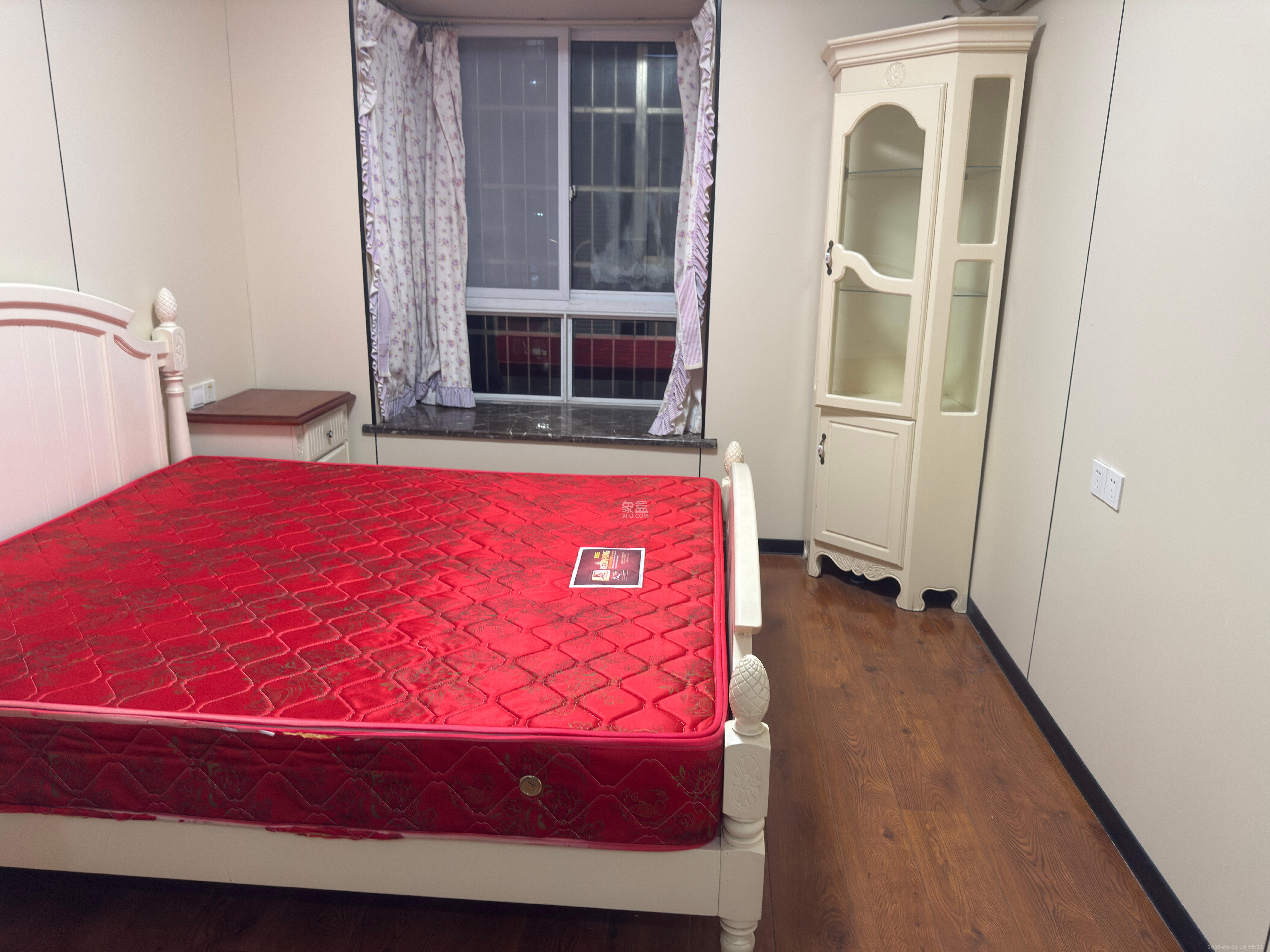 水映青山 3室2厅2卫 2600.0元/月 水映青山 3室2厅2卫 2600.0元/月室内图