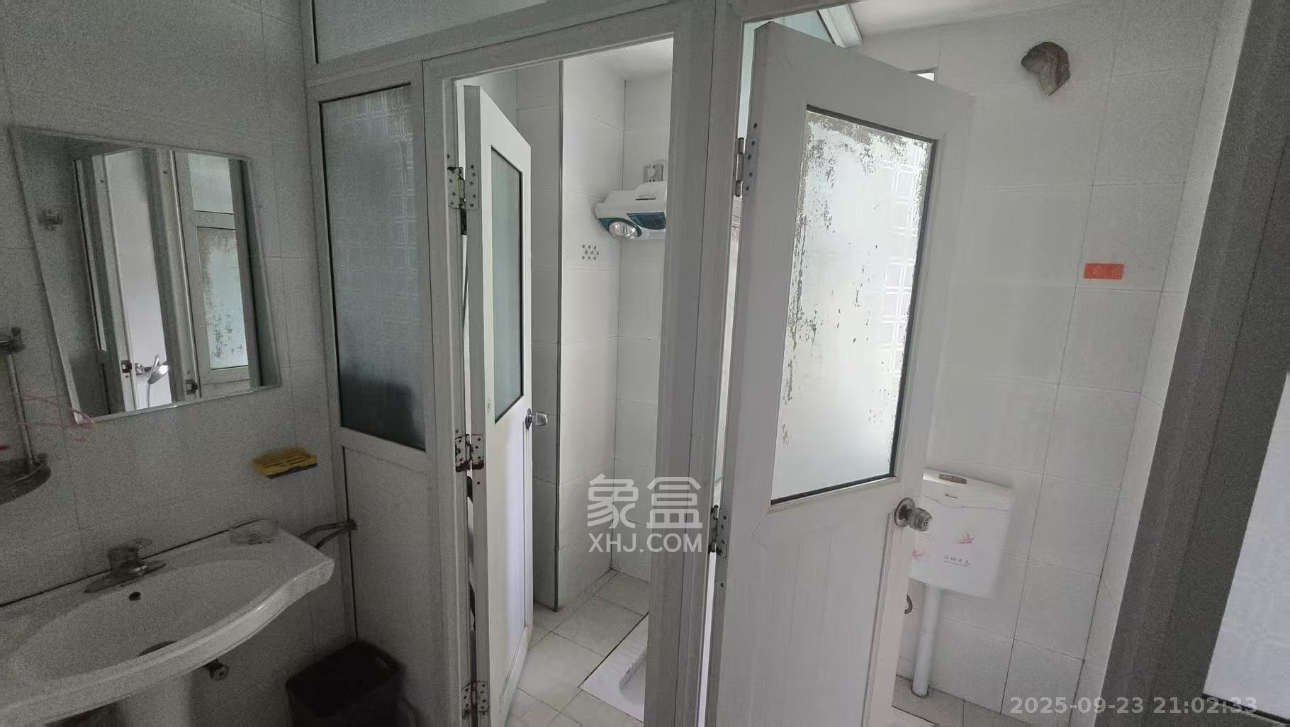 洋湖景园 3室1厅1卫 2400.0元/月 洋湖景园 3室1厅1卫 2400.0元/月室内图