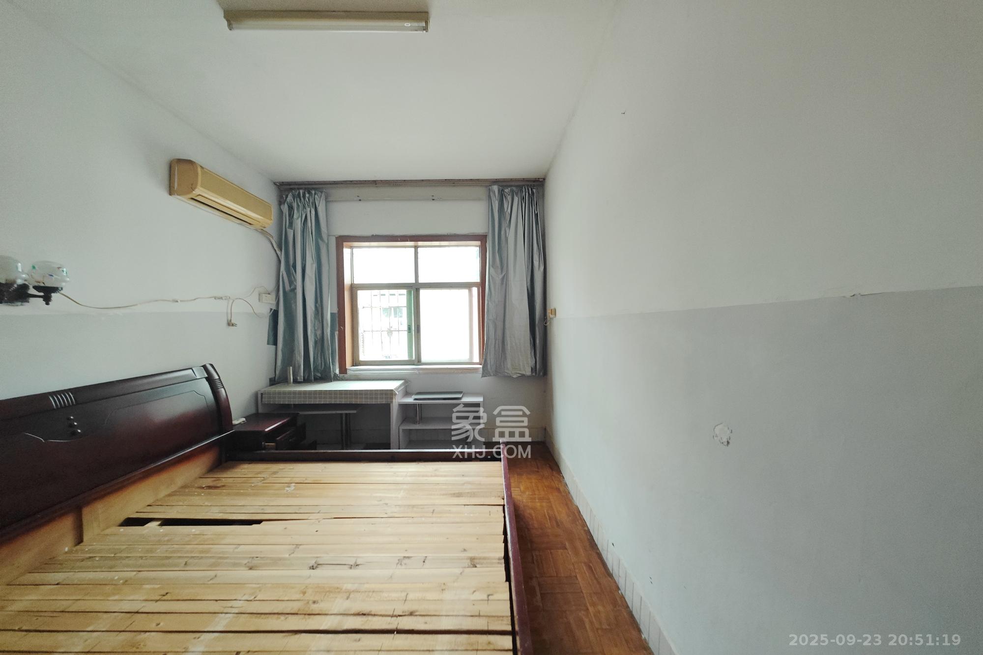 标准件厂宿舍（长沙标准件总厂宿舍）  2室2厅1卫    30.8万卧室