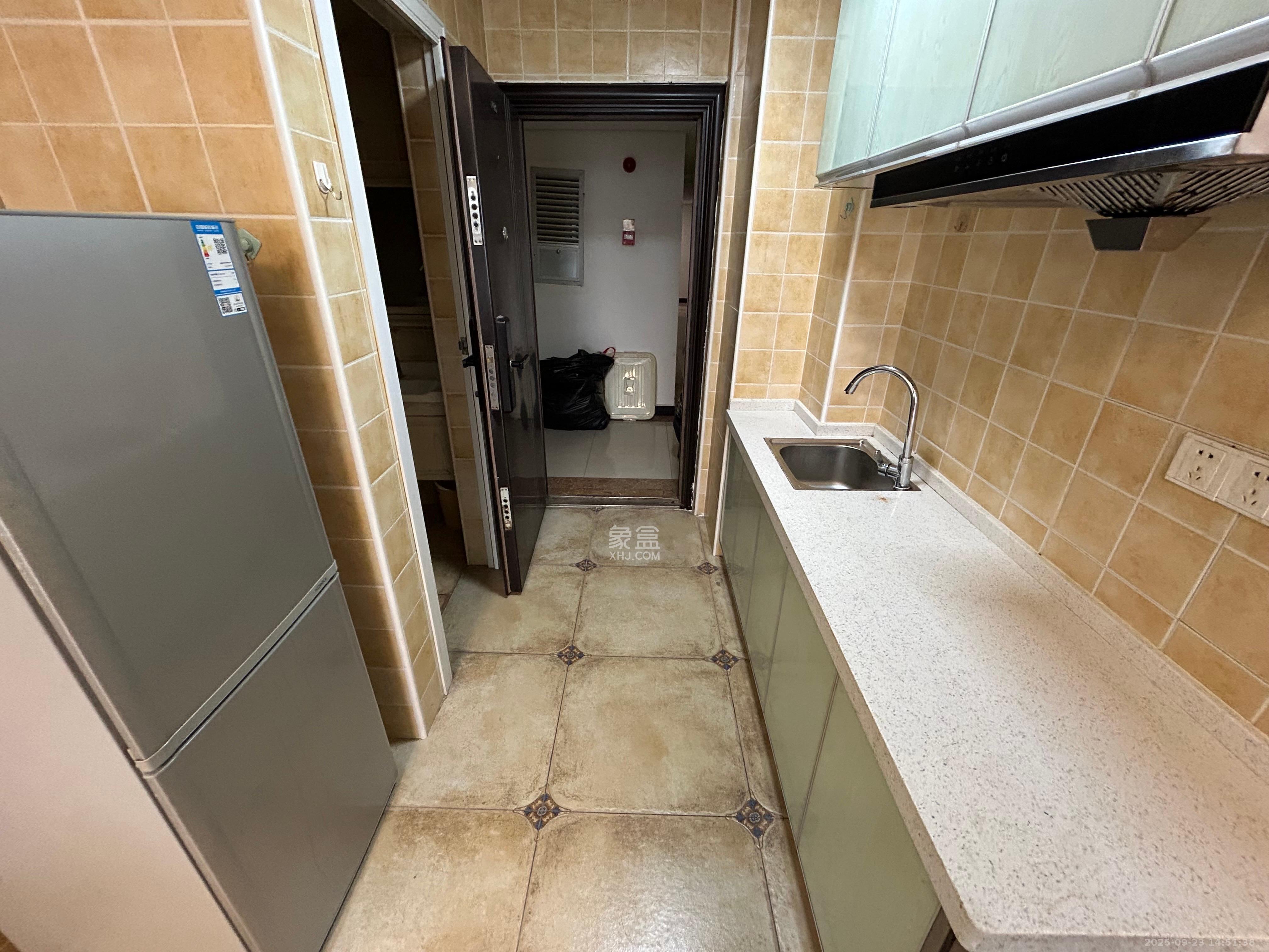 梅溪国际公寓（步步高新天地）  1室1厅1卫    1450.0元/月室内图