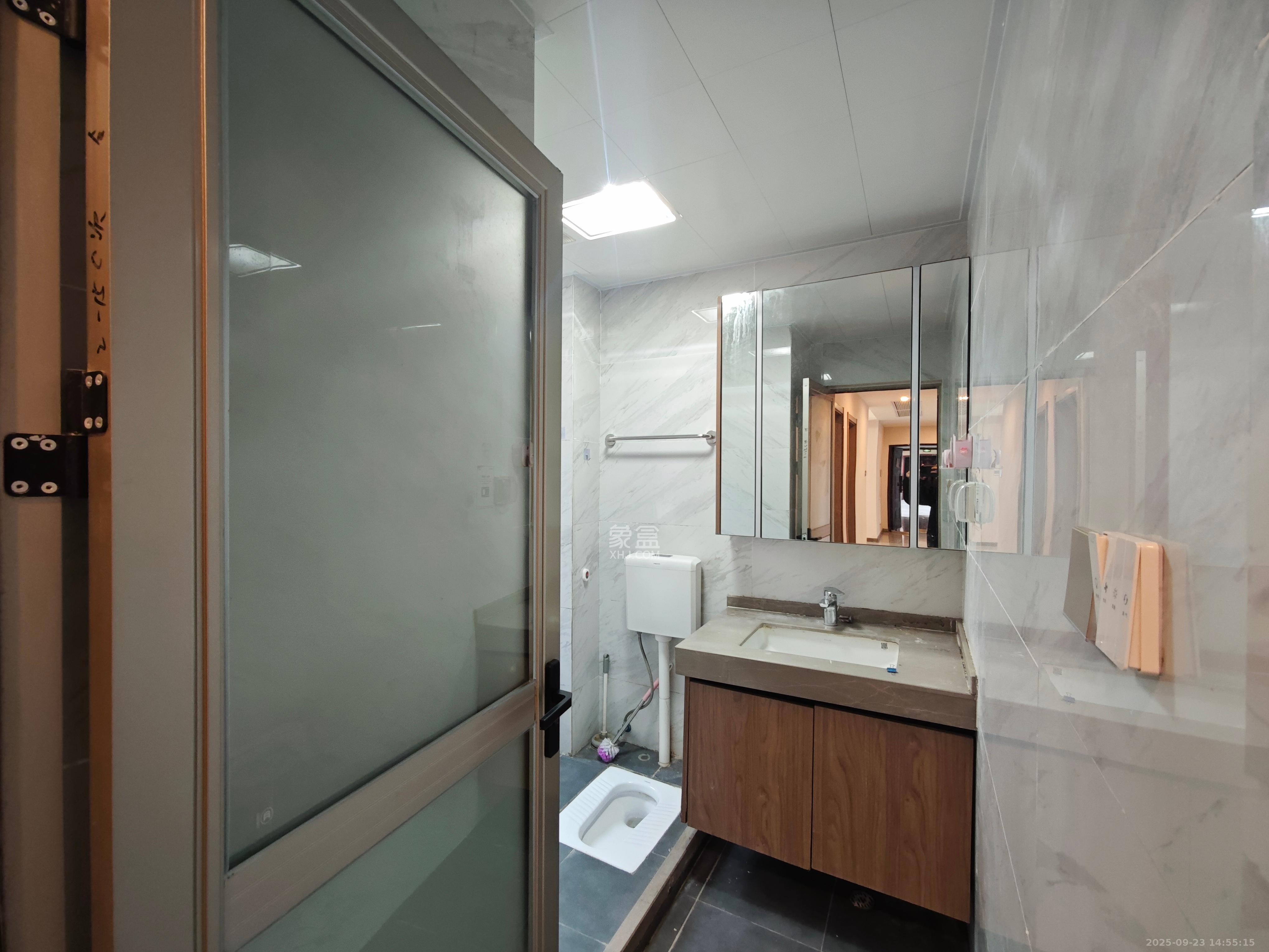 梦想新天地  4室2厅2卫    3800.0元/月室内图