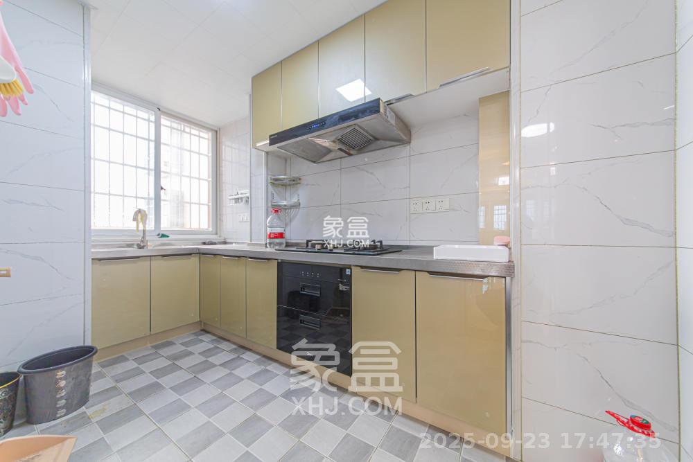 凯富南方鑫城  3室2厅1卫    2400.0元/月室内图